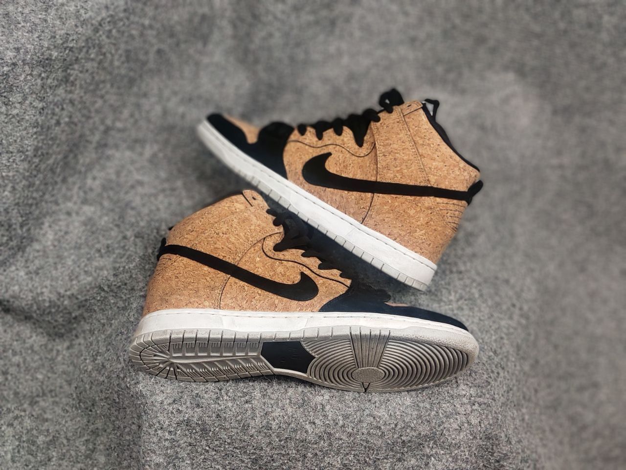 Nike Rare Nike SB Dunk High Premium SB Cork Authentic Sneakers Size US 10 / EU 43 - 3 Thumbnail