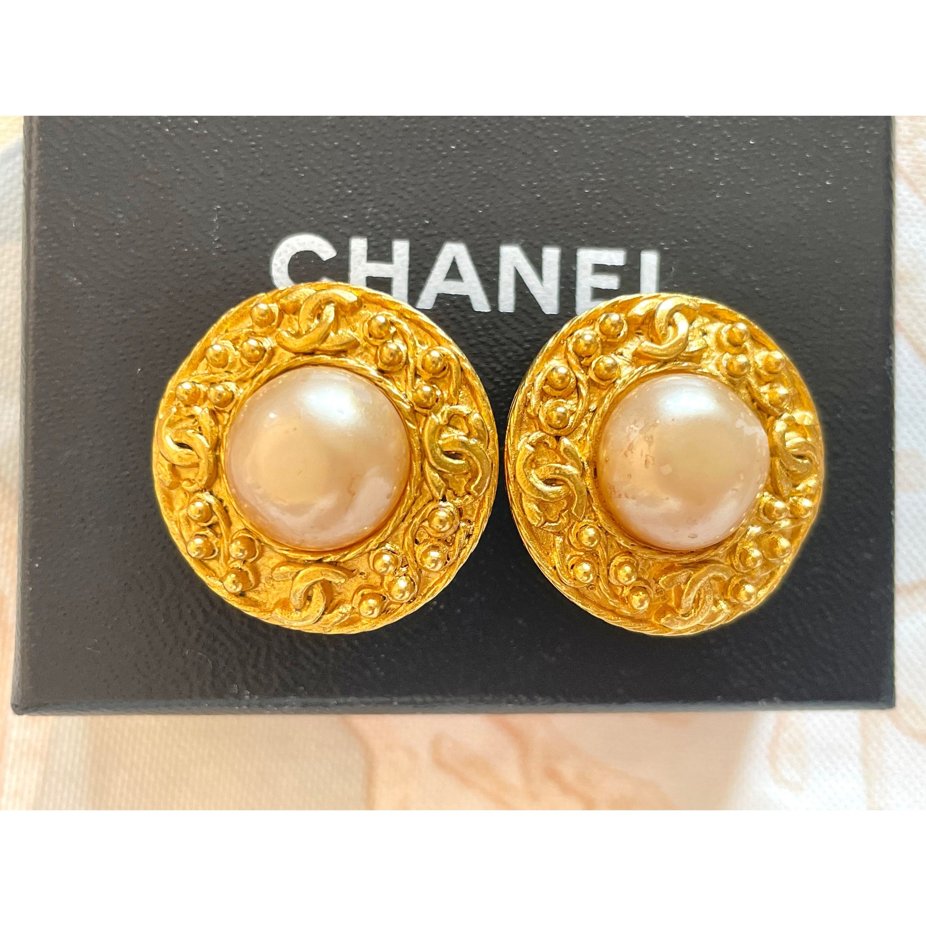 Chanel Vintage CHANEL round earrings with CC mark golden frames Size ONE SIZE - 7 Thumbnail