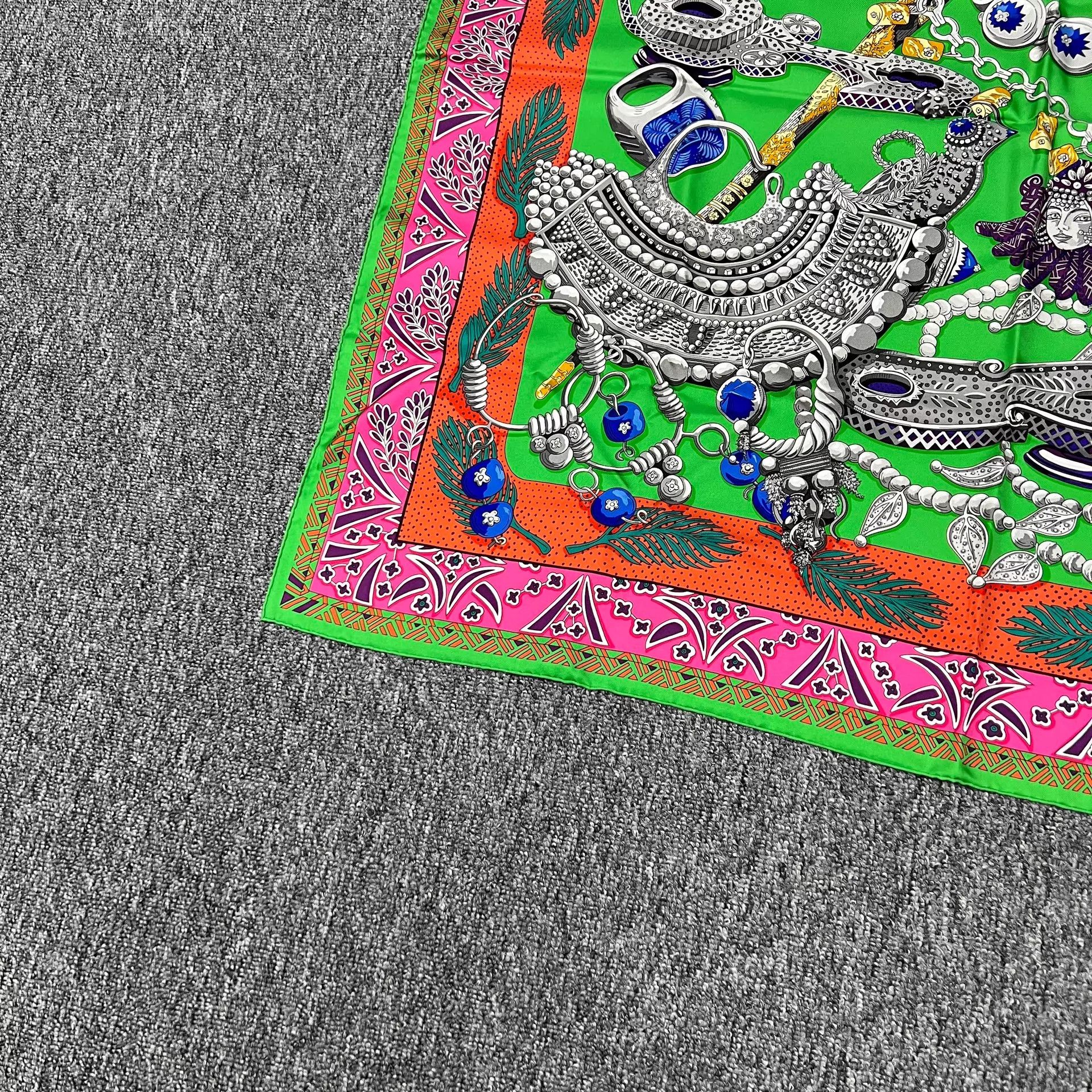 Hermes HERMES Queen's Scepter Jeweled Green Silk Scarf 90x90 BNIB Size ONE SIZE - 6 Thumbnail