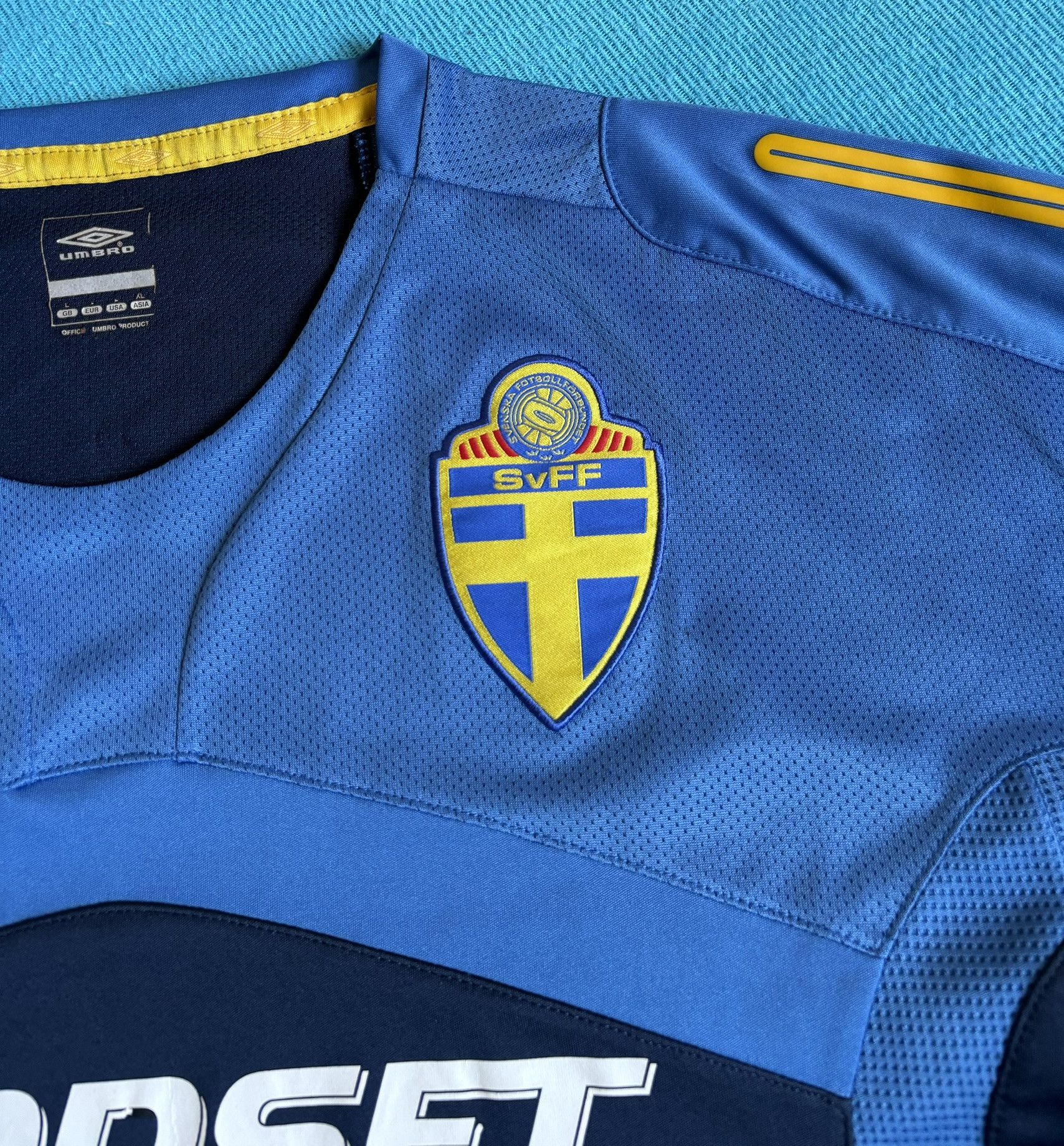 Umbro Sweden 2008 Umbro Oddset Training Jersey size. L Size US L / EU 52-54 / 3 - 9 Thumbnail