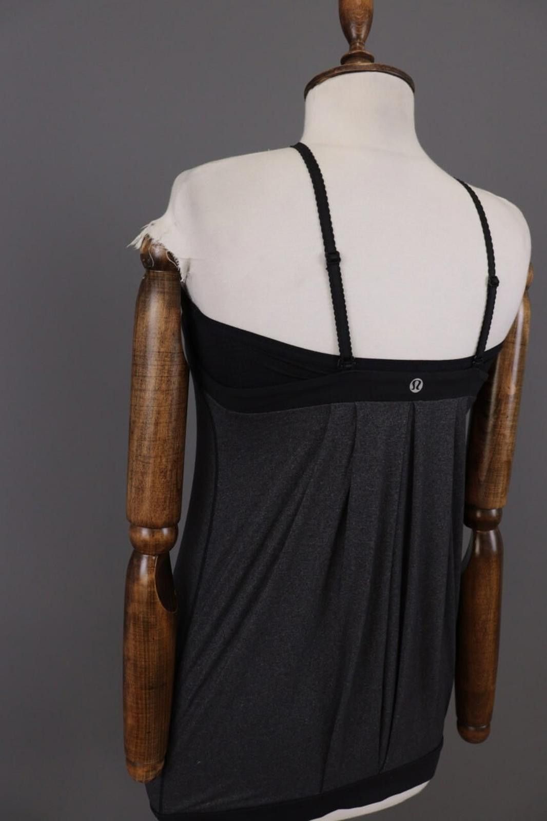 Lululemon Lululemon Athletica Gray Spaghetti Base Layer Shirt Size 6 Size M / US 6-8 / IT 42-44 - 12 Thumbnail