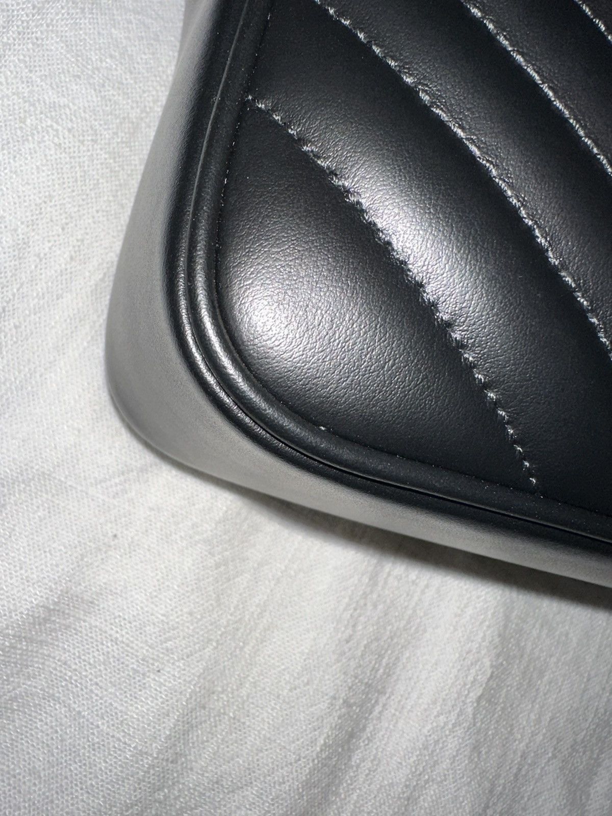 Yves Saint Laurent Lou Camera Bag Matelasse Chevron Leather Small Size ONE SIZE - 11 Thumbnail