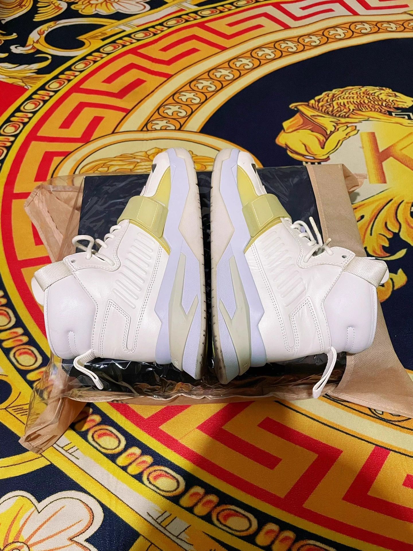 Balmain BALMAIN B-Ball Leather HiTop Sneakers White Fluo Green 41 Size US 8 / EU 41 - 5 Thumbnail