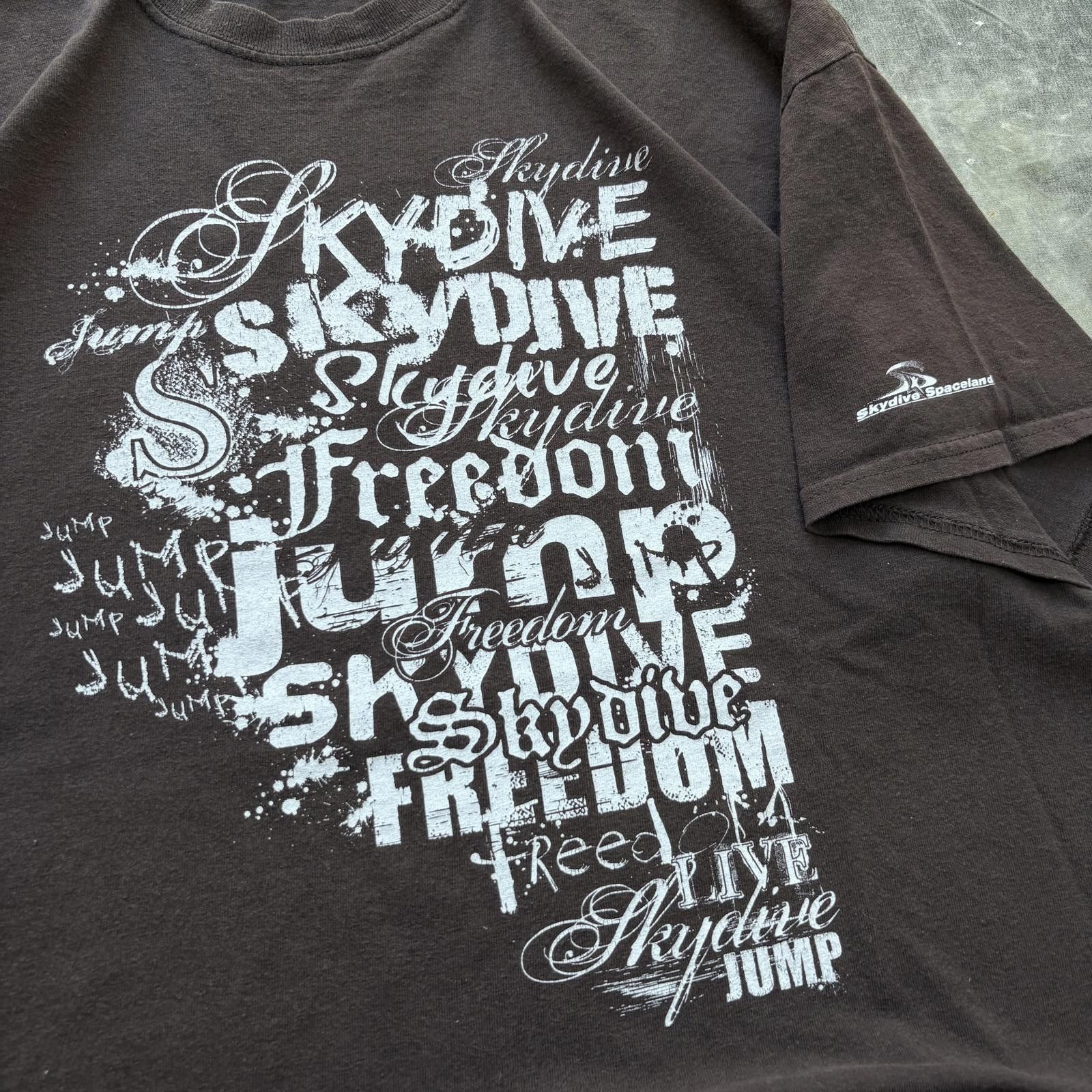 Vintage Vintage Y2K Skydive Affliction Font Chocolate Brown Shirt Size US XL / EU 56 / 4 - 2 Thumbnail