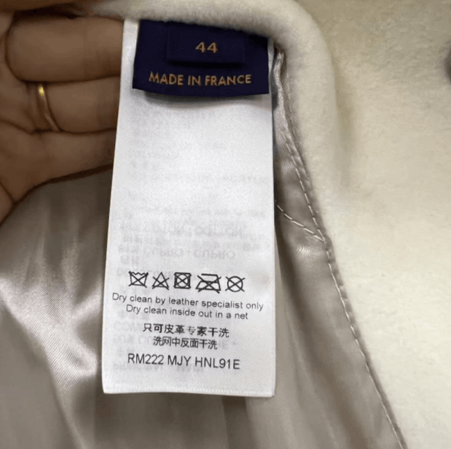 Louis Vuitton Louis Vuitton LV Size US M / EU 48-50 / 2 - 4 Thumbnail