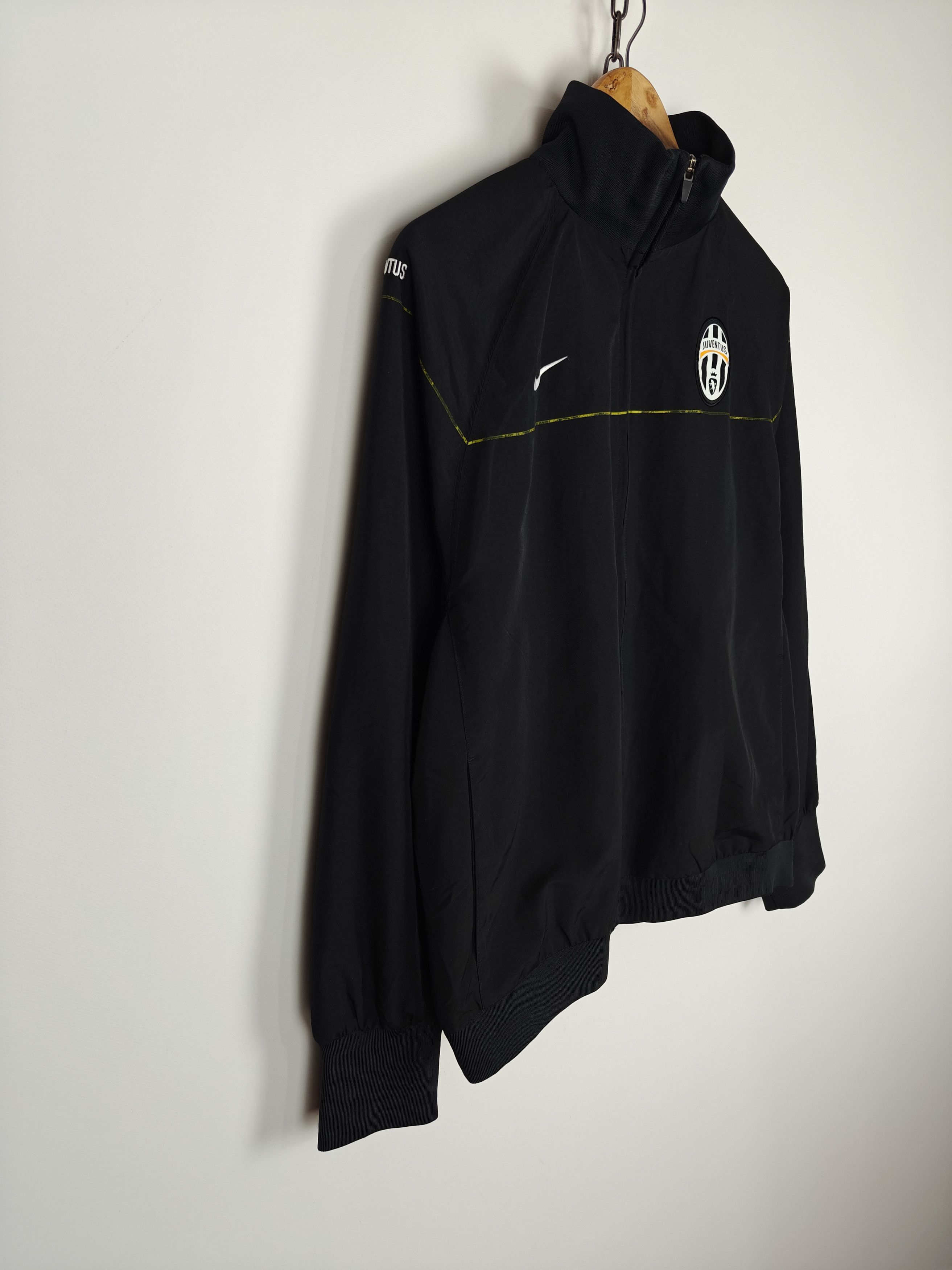 Nike Nike x Juventus Track Top Zip Jacket Black VTG size L Size US L / EU 52-54 / 3 - 4 Thumbnail