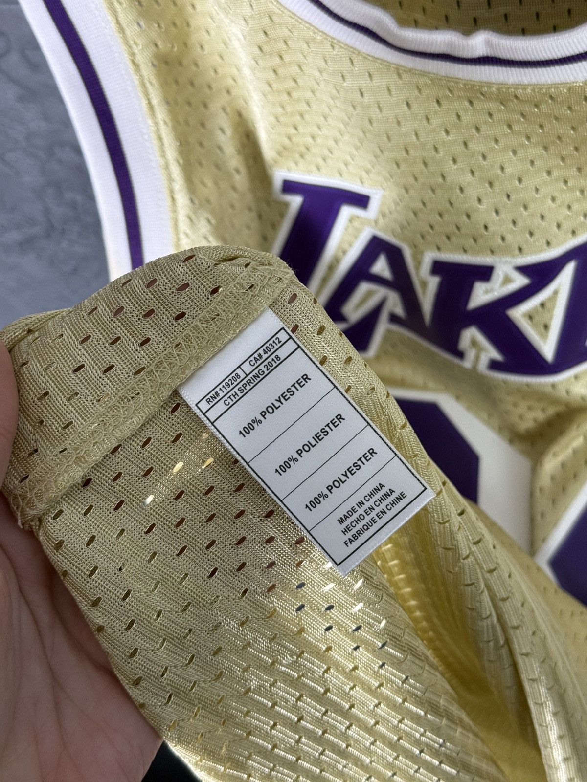 Mitchell & Ness NBA Los Angeles Lakers Shaquille O’Neal Gold Swingman Jersey Size US L / EU 52-54 / 3 - 10 Thumbnail
