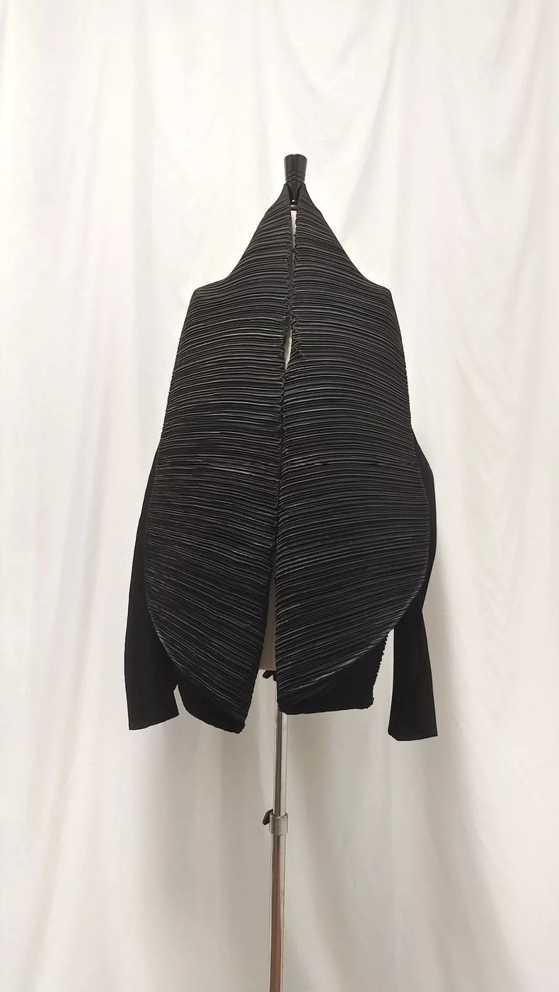 Issey Miyake Issey Miyake A black vintage mainline heavyweight silhouet Size M / US 6-8 / IT 42-44 - 3 Thumbnail