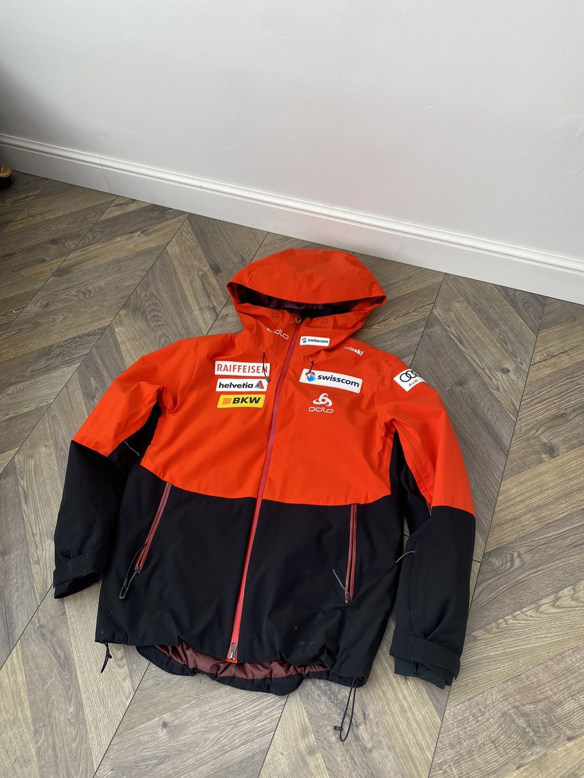 Odlo × Vintage Vintage Odlo Swiss Ski Team red Jacket Size US L / EU 52-54 / 3 - 4 Thumbnail