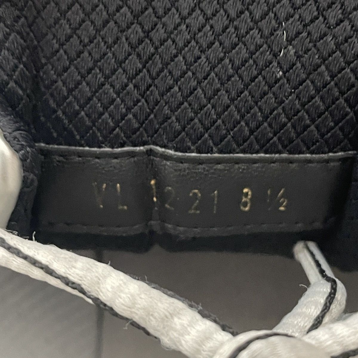 Louis Vuitton LOUIS VUITTON TATIC SNEAKER SILVER YELLOW BLACK RARE Size US 8.5 / EU 41-42 - 13 Thumbnail