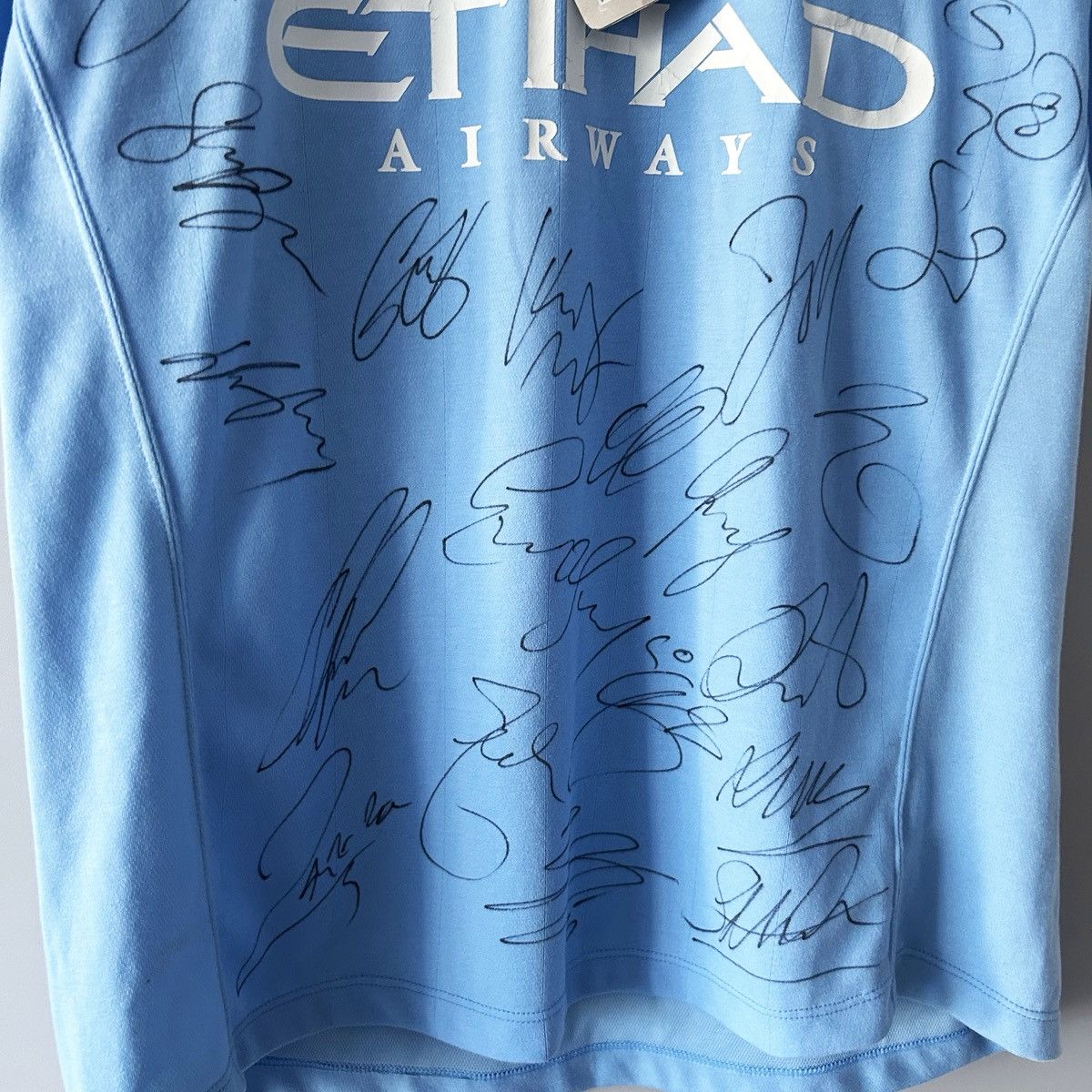Umbro Manchester city jersey umbro 2010 2012 with signature Size US L / EU 52-54 / 3 - 7 Thumbnail