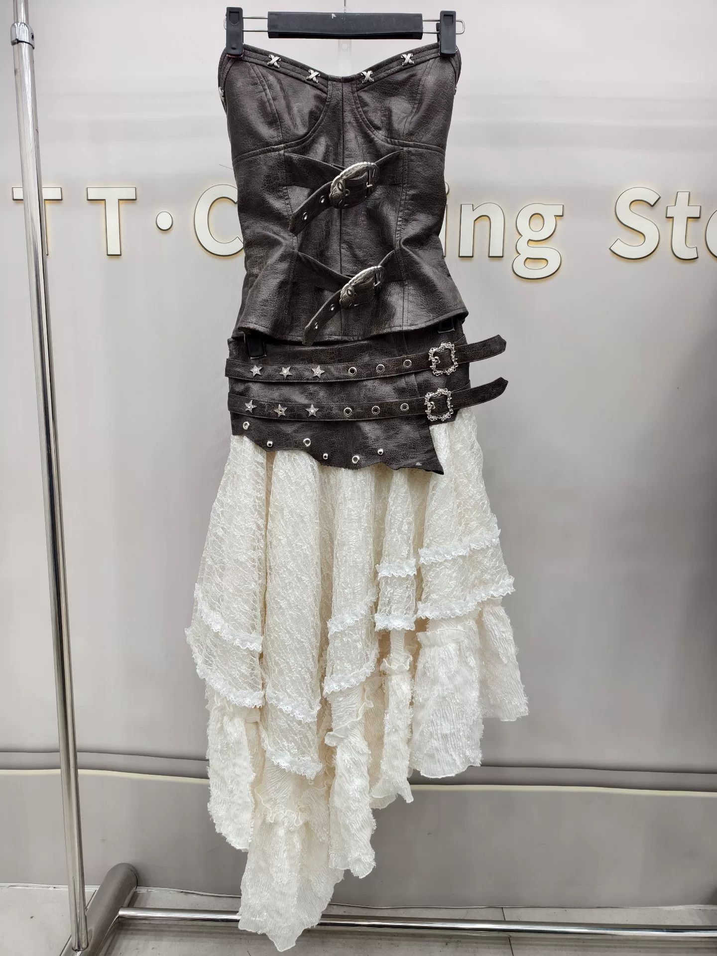 No Future Vintage Punk Style PU Top and Skirt Set Size M / US 6-8 / IT 42-44 - 1 Thumbnail