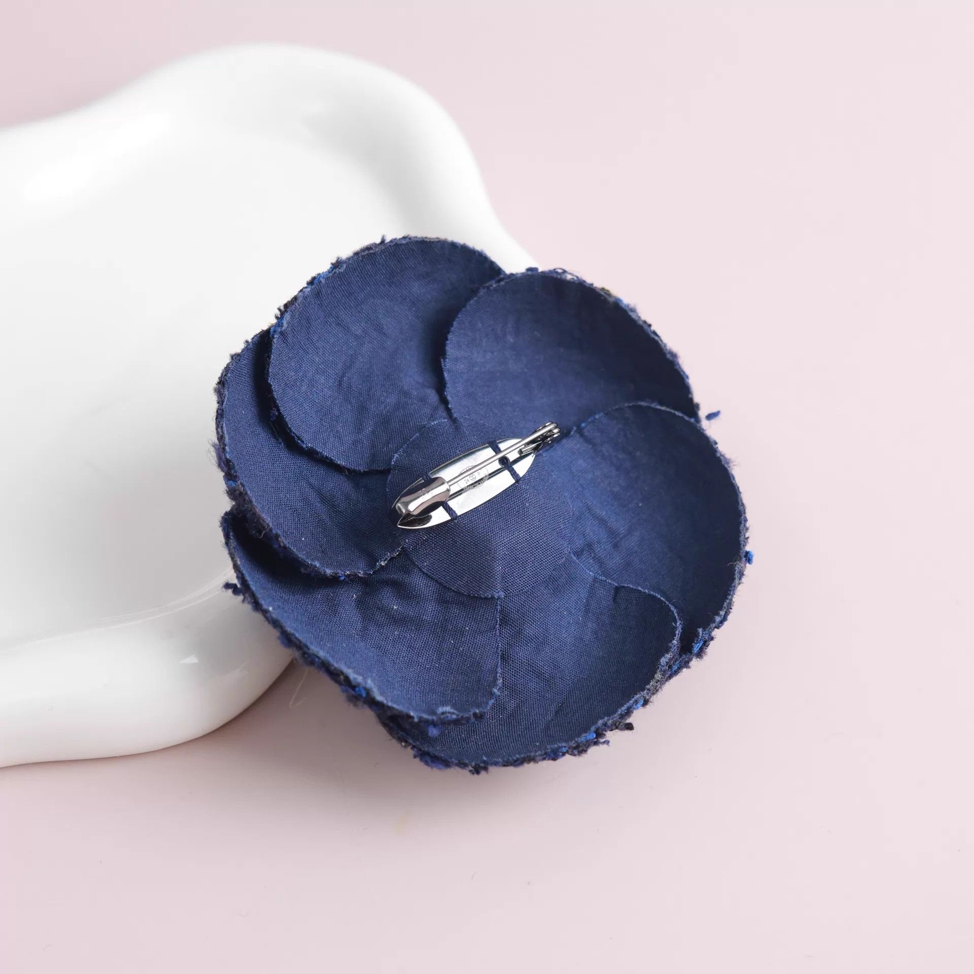 Chanel Chanel Tweed Blue Camellia Brooch Size ONE SIZE - 4 Thumbnail