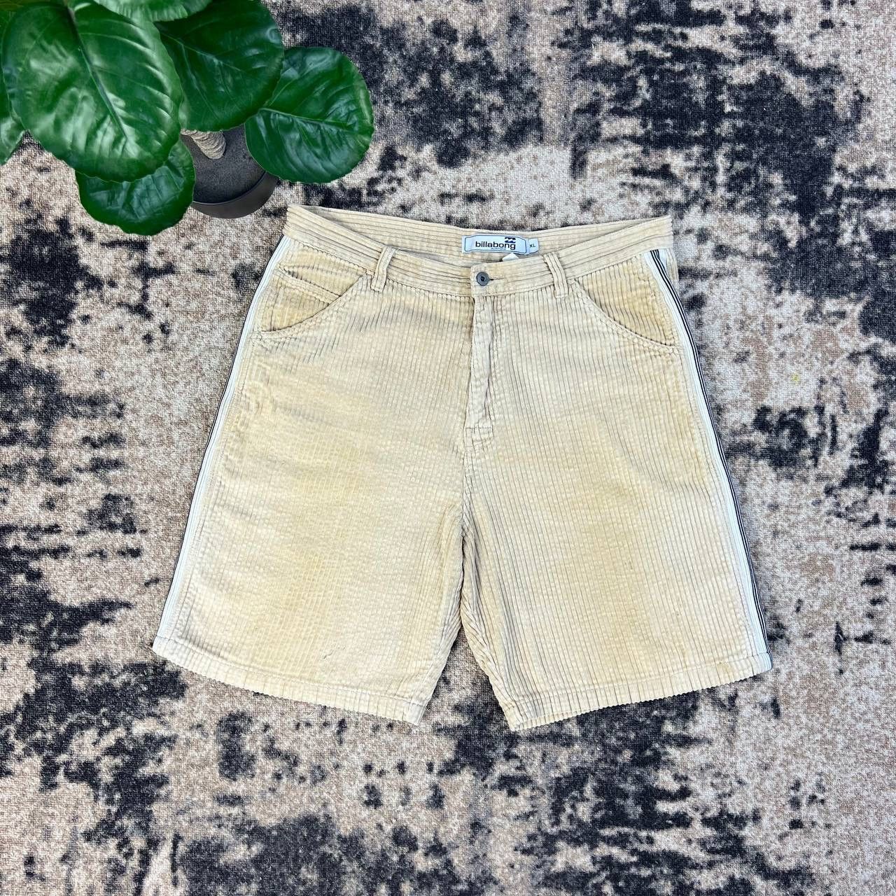 Billabong Billabong Vintage Y2K Mini Logo Corduroy Bermuda Shorts Size US 36 / EU 52 - 2 Thumbnail