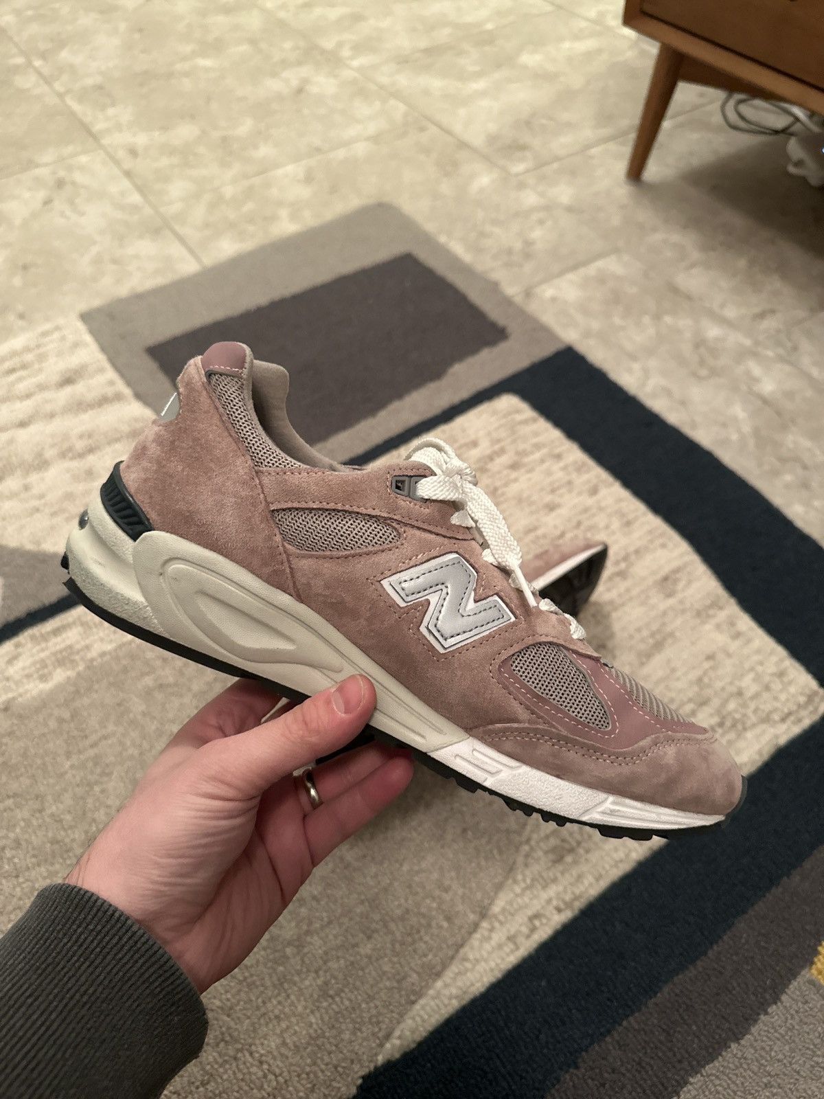 Kith X New Balance 990v2 in Dusty Rose Size