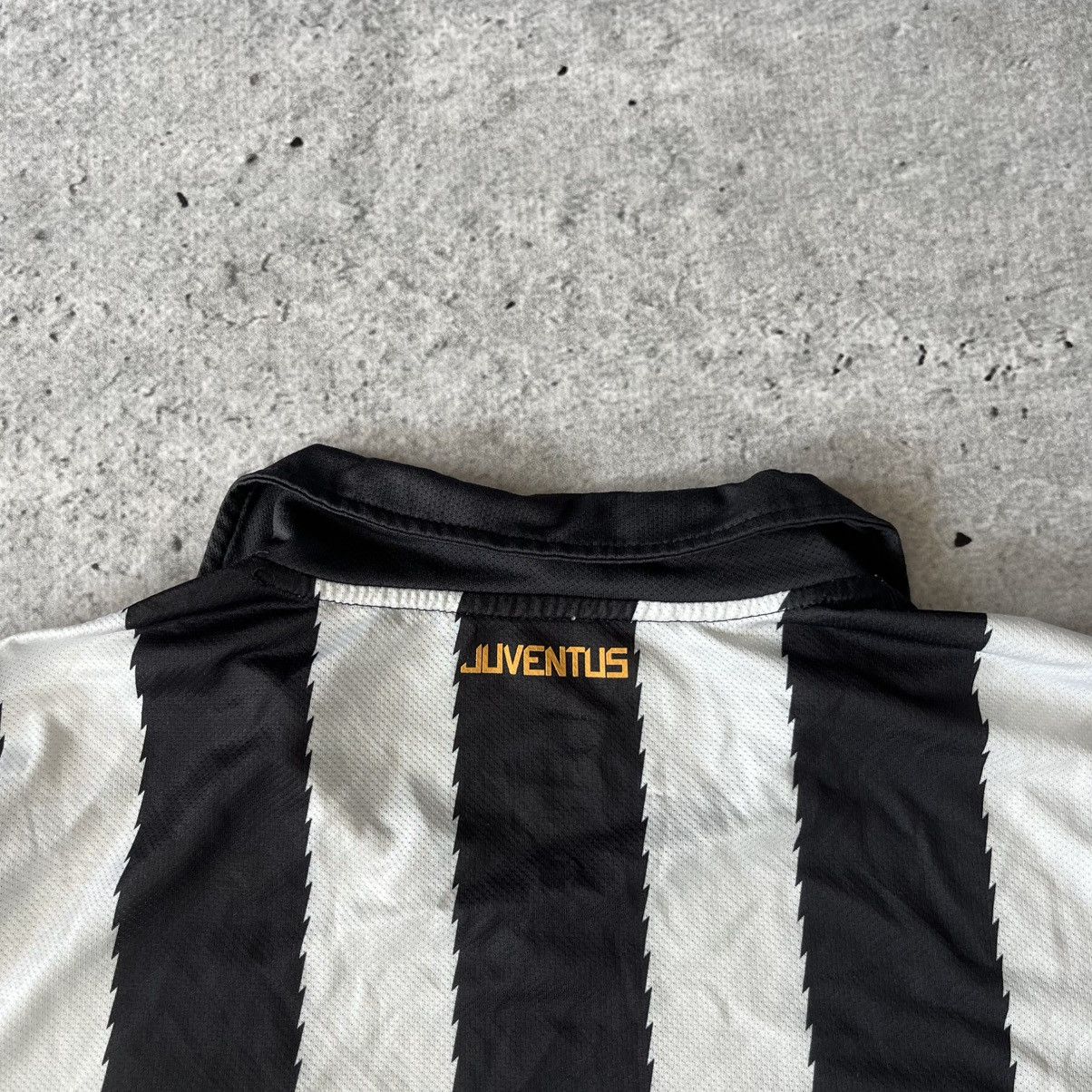 Nike Juventus Nike home jersey M 2010-2011 retro Size US M / EU 48-50 / 2 - 6 Thumbnail