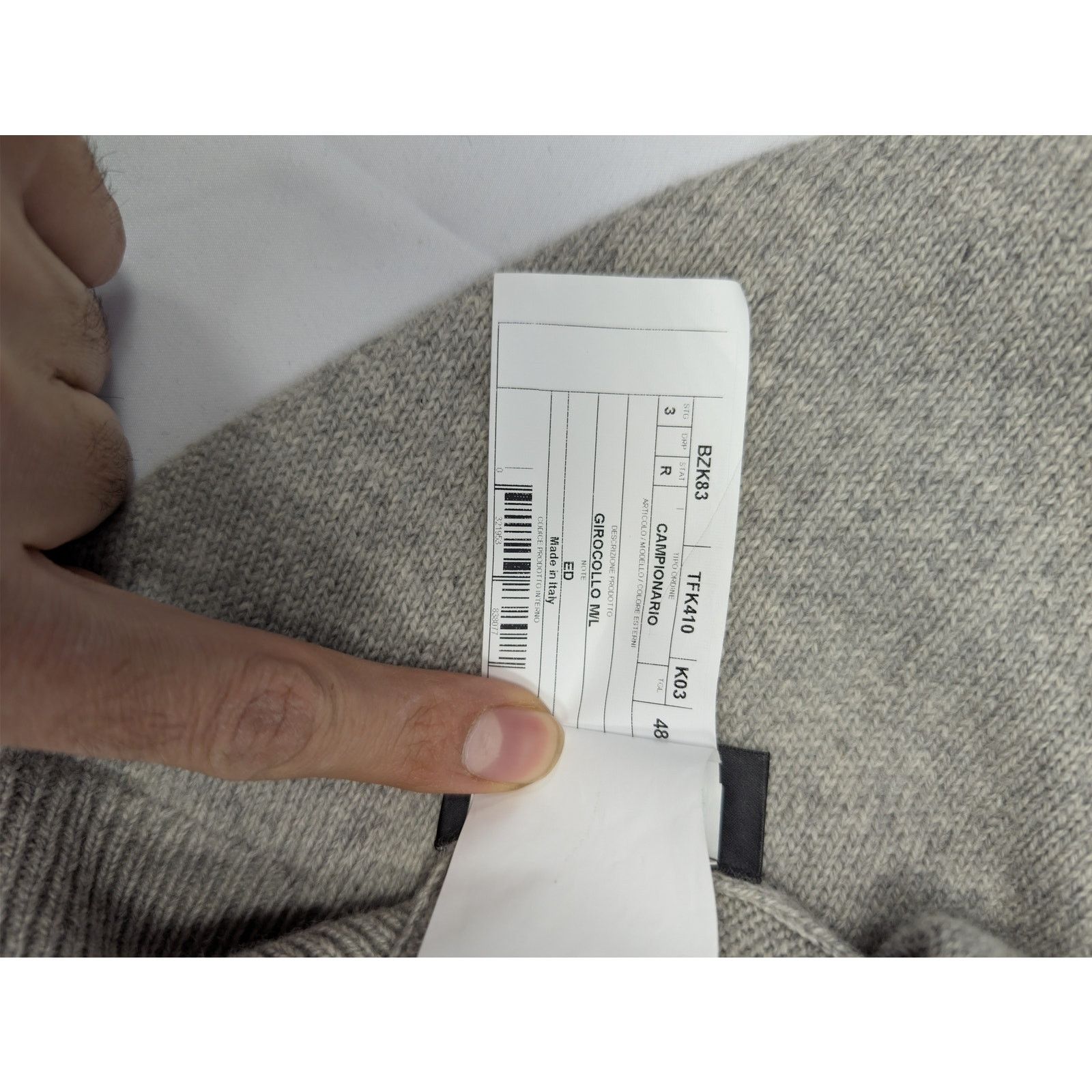 Tom Ford o1rshd1 CC20 cashmere crew-neck sweater in Grey Size US M / EU 48-50 / 2 - 23 Thumbnail