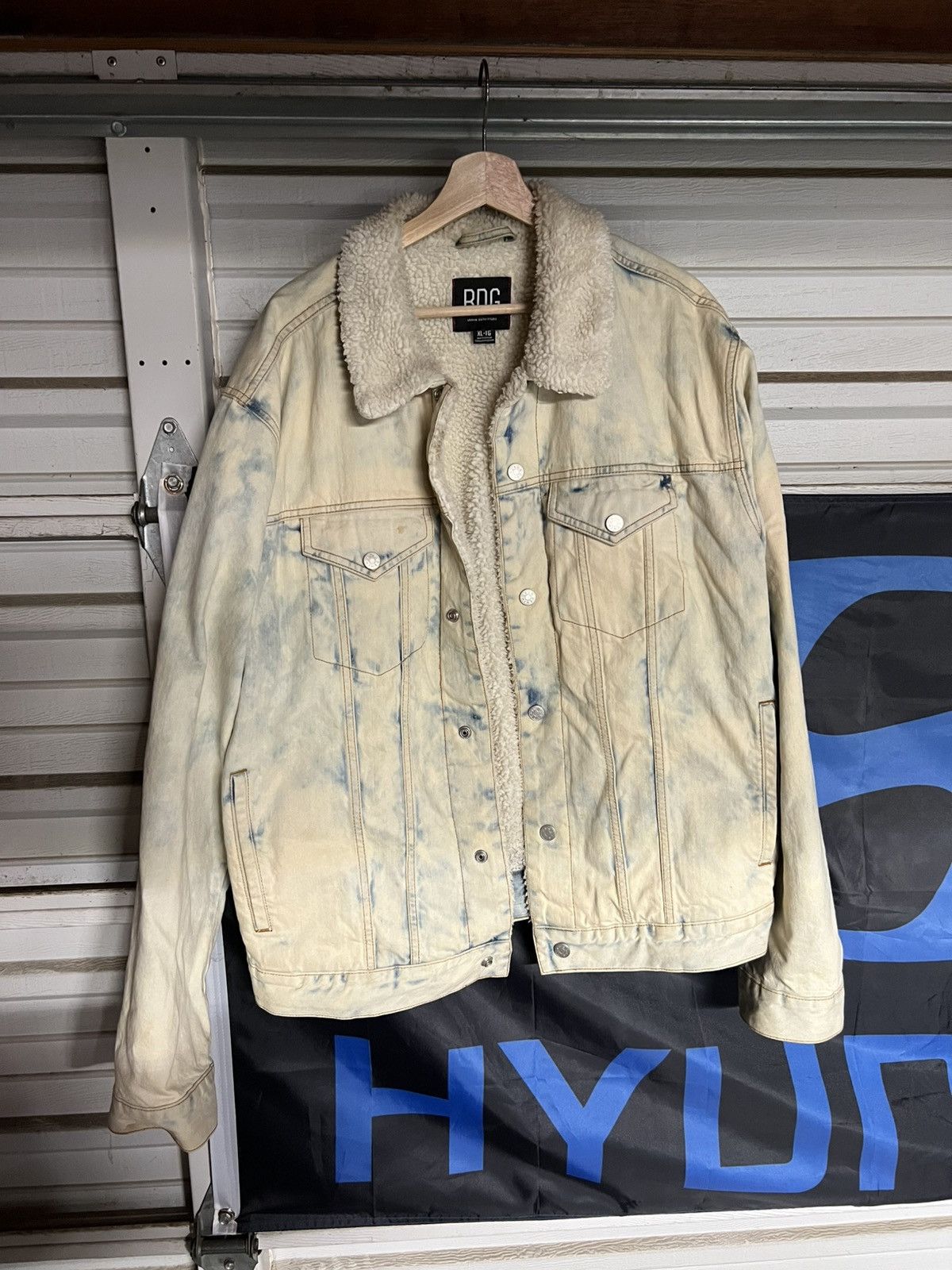Urban Outfitters 2017 Urban Outfitters Heavy Light Blue Sherpa Denim Jacket Size US XL / EU 56 / 4 - 2 Thumbnail