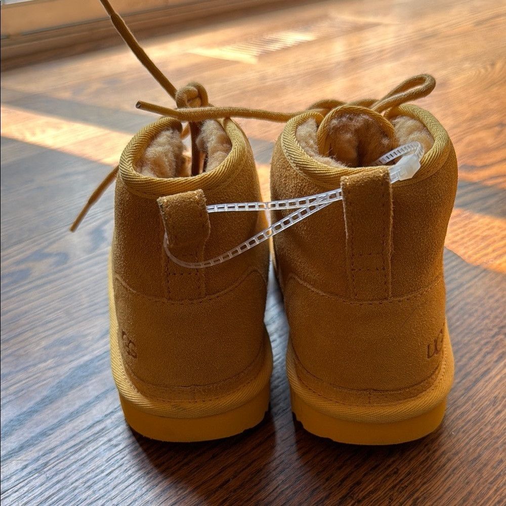 Ugg UGG Women’s 6 Yellow Suede Lace-Up Boots Size US 6 / IT 36 - 5 Thumbnail