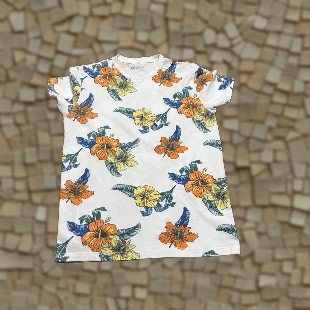 Aeropostale Aeropostale Shirt Women's Large Floral Round Neck Pullover Casual T-Shirt White Green Blue Yellow Orange Size L / US 10 / IT 46 - 1 Thumbnail