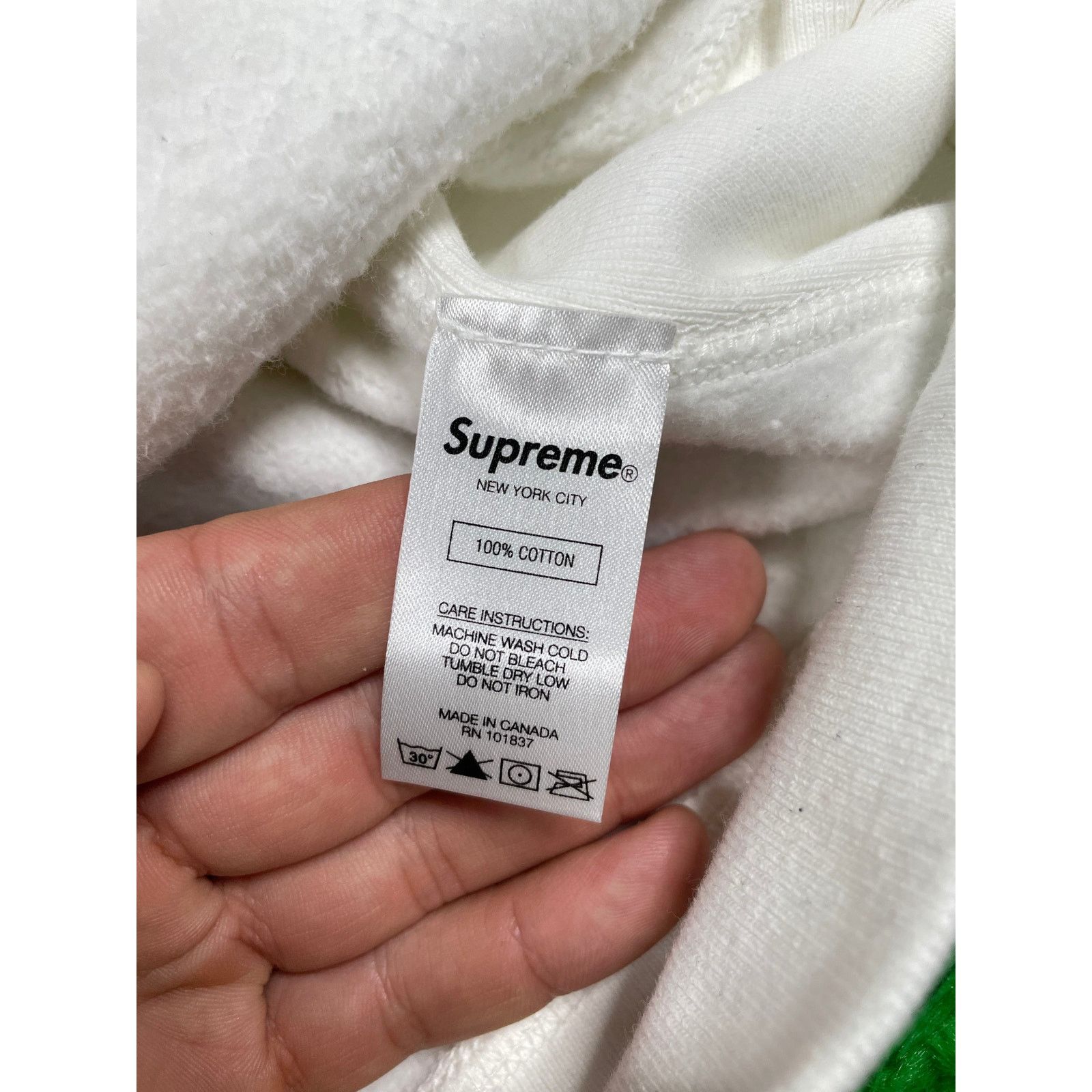Supreme Supreme Small Box Logo Hoodie White Medium Used Size US M / EU 48-50 / 2 - 4 Thumbnail