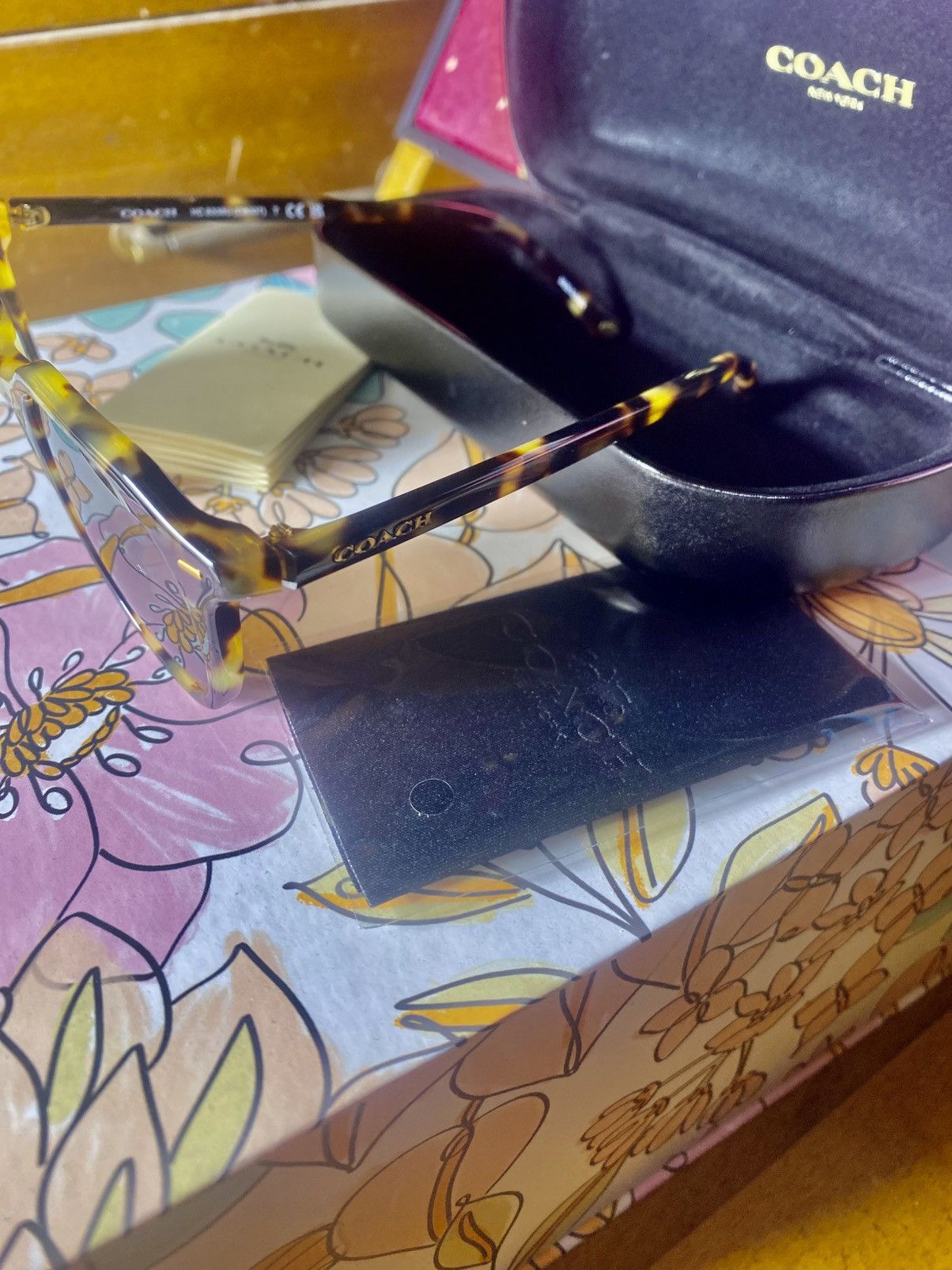 Coach Coach Tortoise Shell Sunglasses BRAND NEW!! 🔥🔥 Size ONE SIZE - 8 Thumbnail