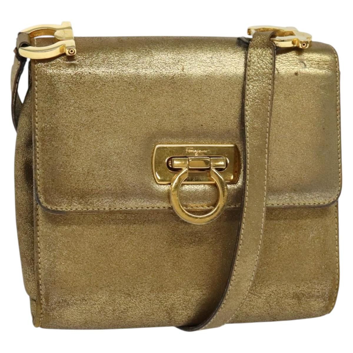 Salvatore Ferragamo Gancini Shoulder Bag Leather Gold Auth 122662, Women's