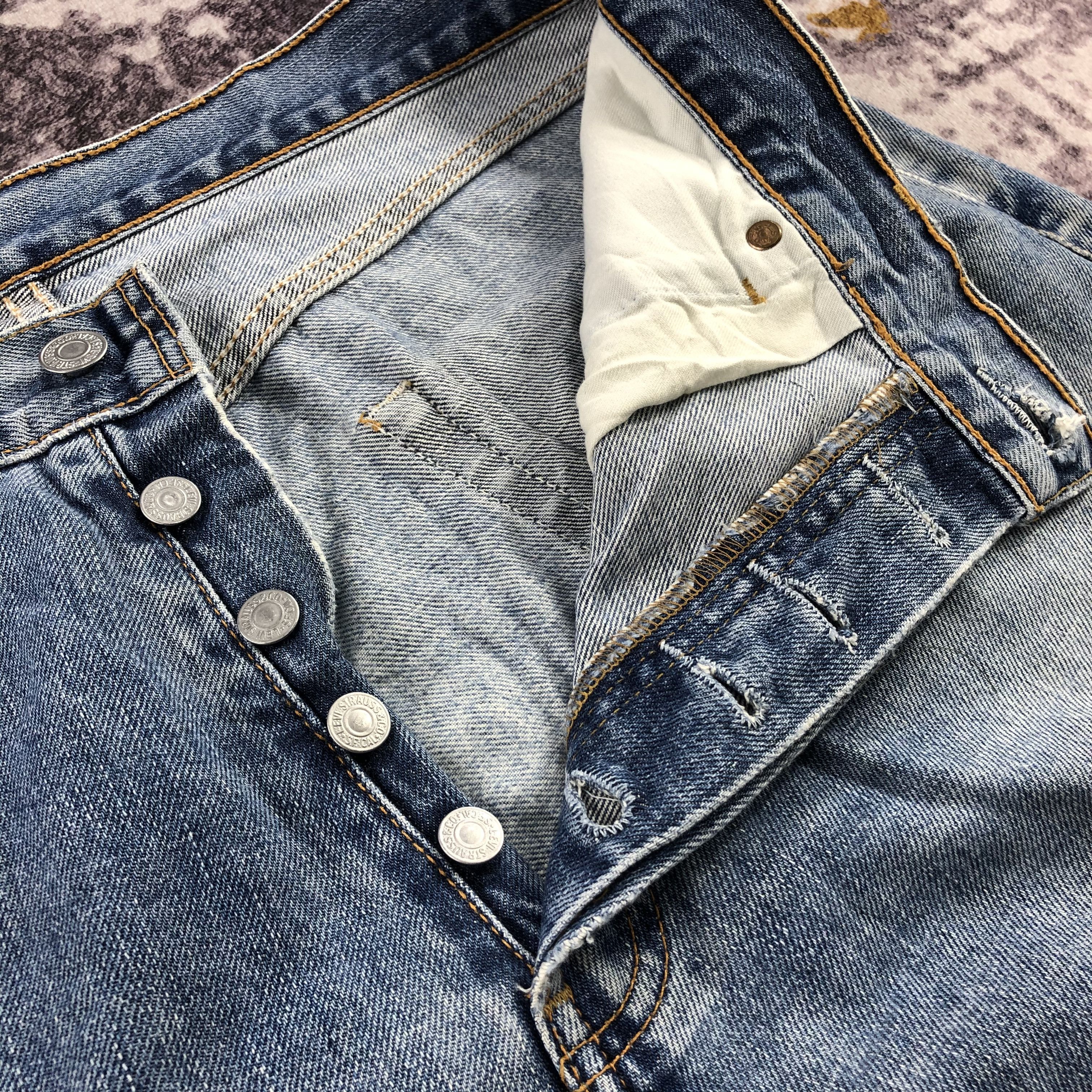 Levi's × Vintage Vintage 90s Blue Wash Levis 501 Jeans-JM2868 Size US 34 / EU 50 - 13 Thumbnail