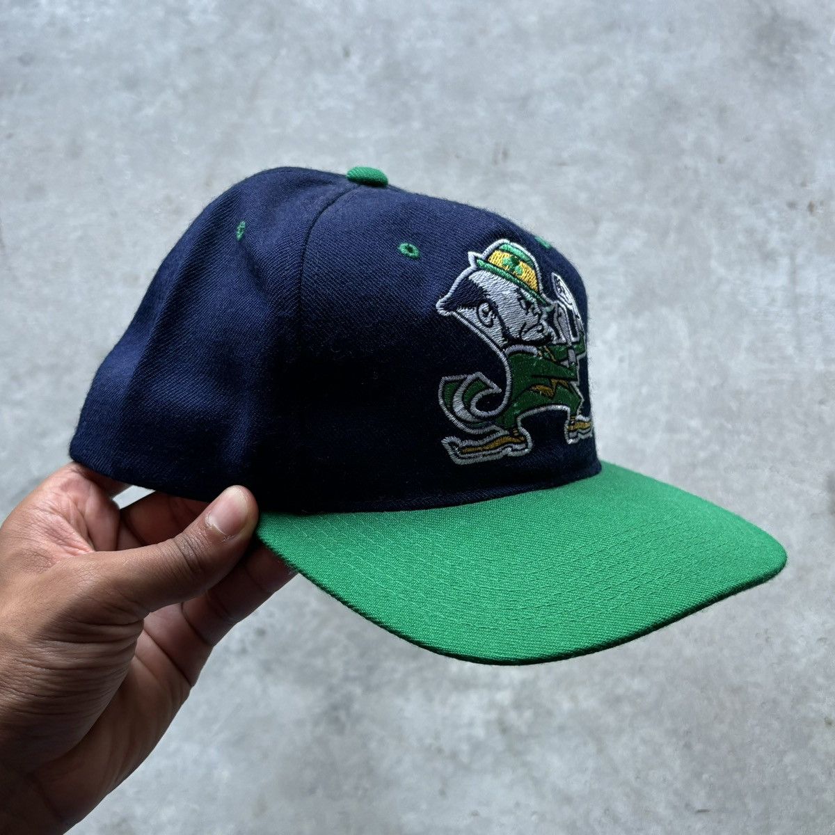 Vintage vintage 90s UNIVERSITY OF NOTRE DAME spellout Snapback hat Size ONE SIZE - 4 Thumbnail