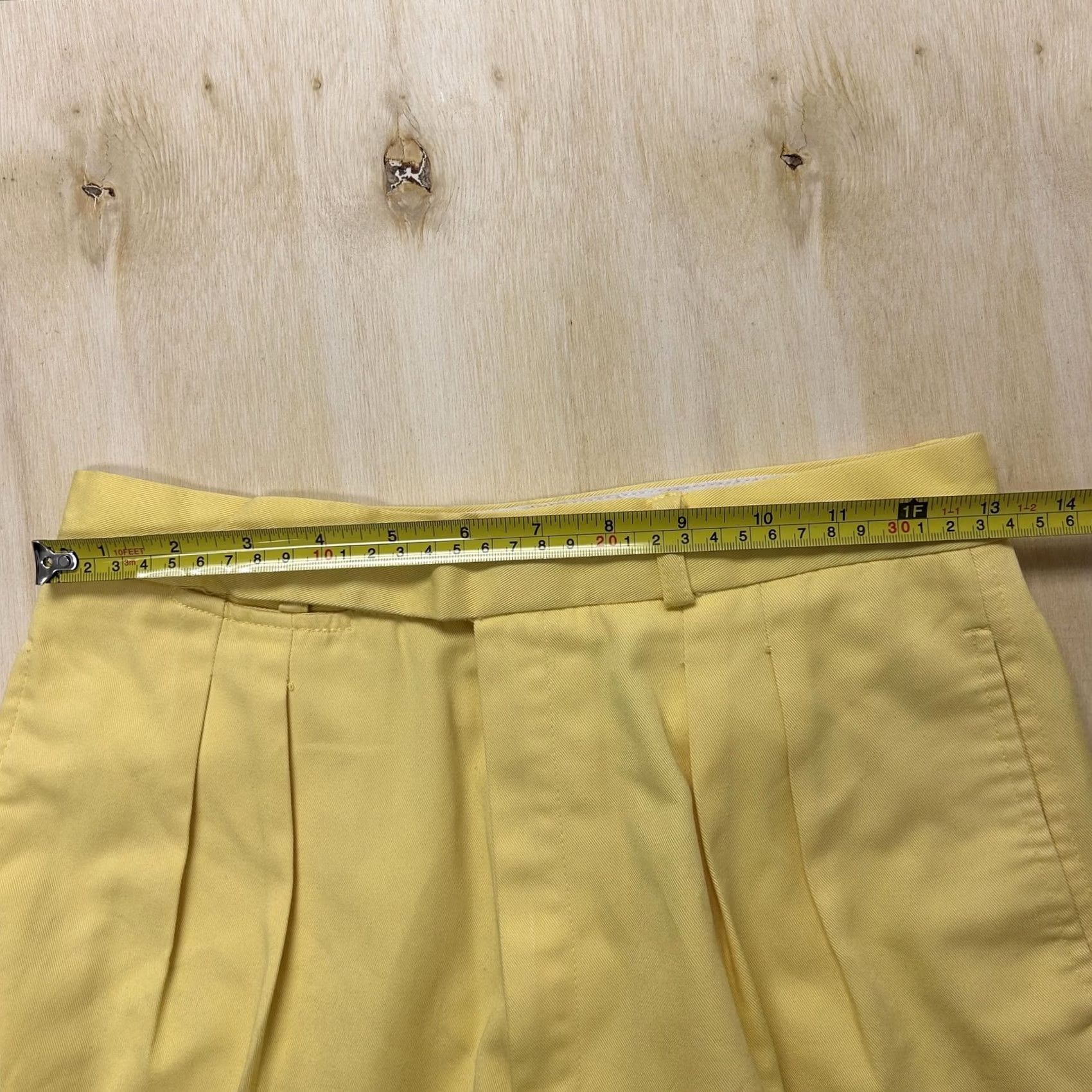 Vintage VINTAGE Tamara Shorts Womens 10 Yellow Pleated Twill Chino High Waist Casual Size 32" / US 10 / IT 46 - 4 Thumbnail