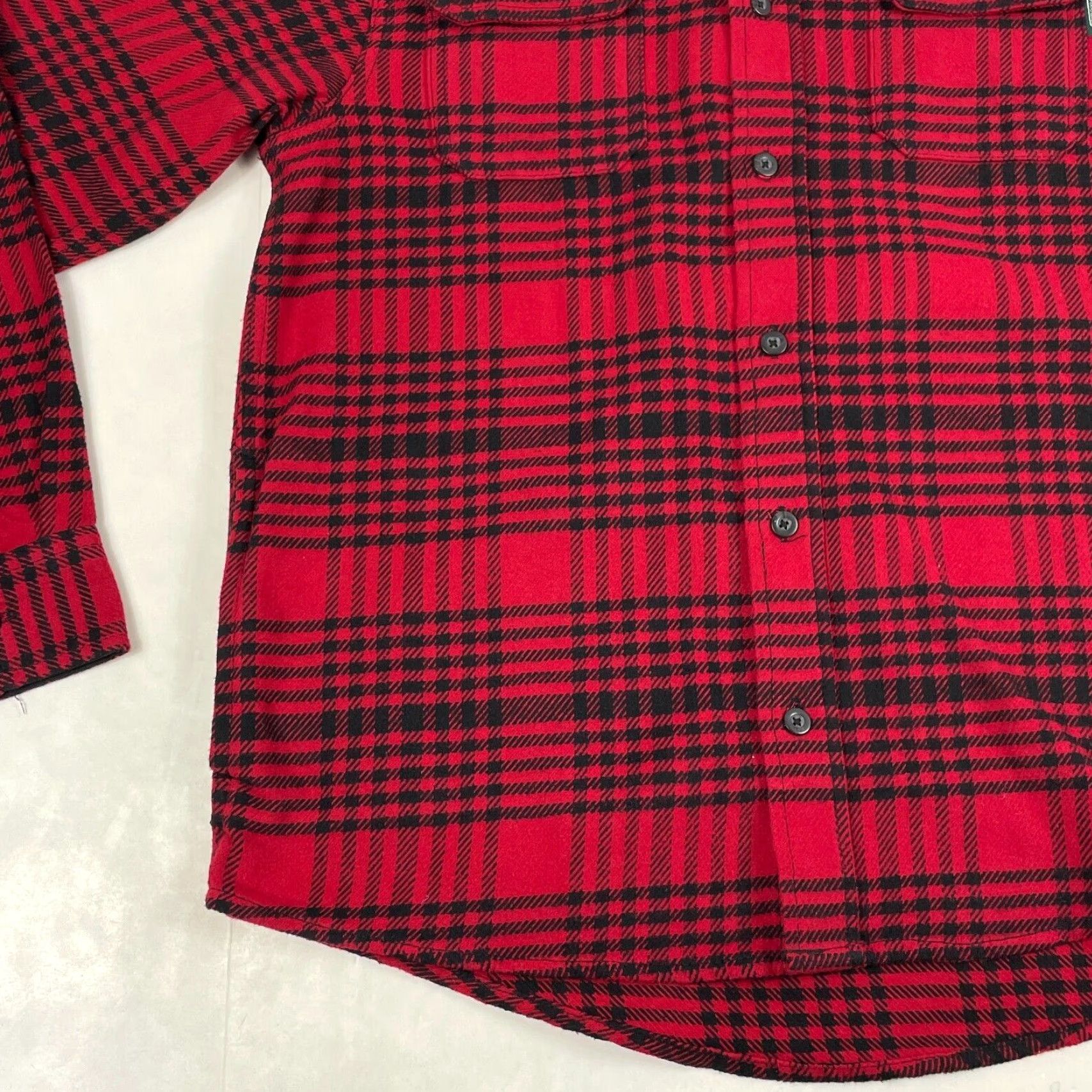Vintage VINTAGE Woolrich Shirt Mens Medium Red Brawny Flannel Button Up Hiking Camping Outdoors Size US M / EU 48-50 / 2 - 5 Thumbnail