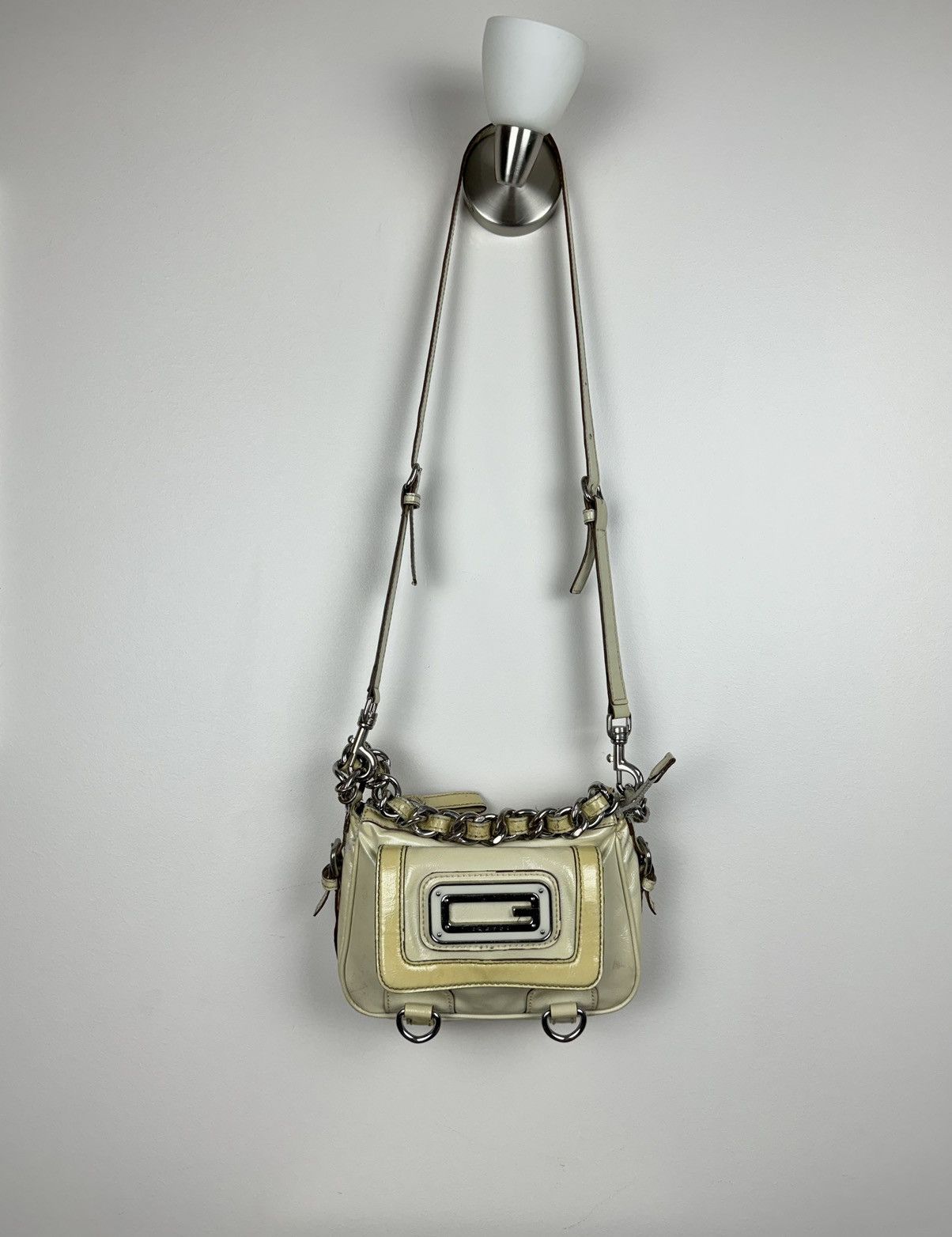 Guess Vintage hand bag Guess y2k original streetwear casual item Size ONE SIZE - 2 Thumbnail