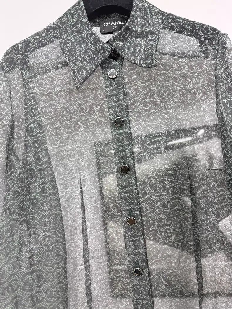 Chanel Chanel 23A dark green full logo silk shirt Size XS / US 0-2 / IT 36-38 - 2 Thumbnail