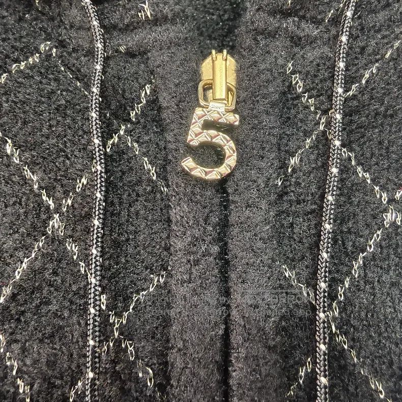 Chanel Chanel Towel fabric black and gold zipper hoodie Size XS / US 0-2 / IT 36-38 - 4 Thumbnail