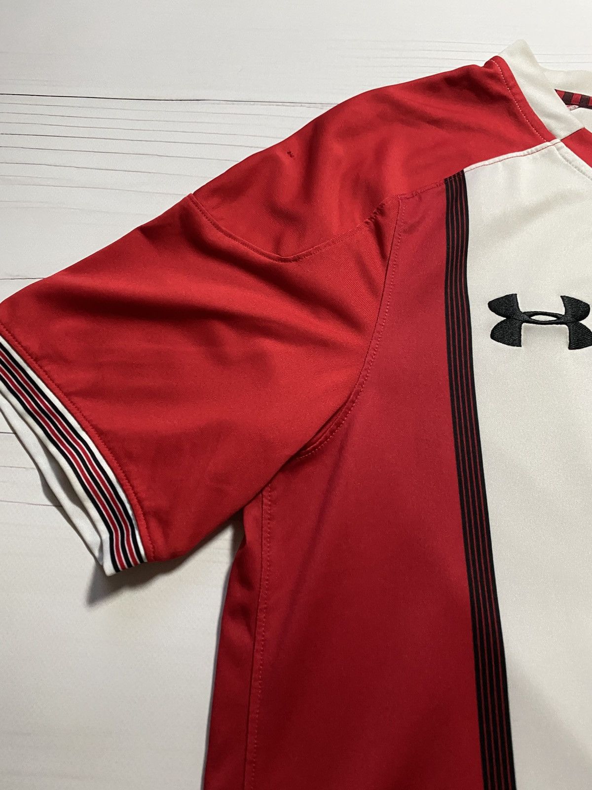 Under Armour Vintage Under Armour Southampton 2017/18 #2 player jersey Size US M / EU 48-50 / 2 - 8 Thumbnail