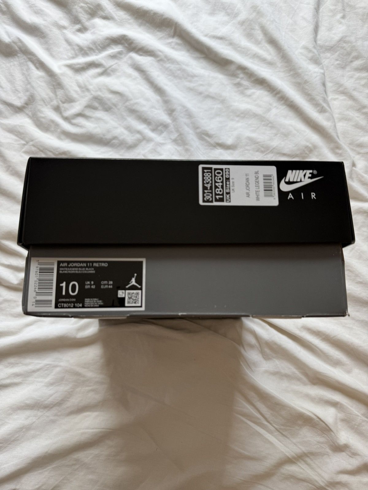 Jordan Brand × Nike NIKE AIR JORDAN 11 RETRO WHITE / LEGEND BLUE Size US 10 / EU 43 - 12 Thumbnail