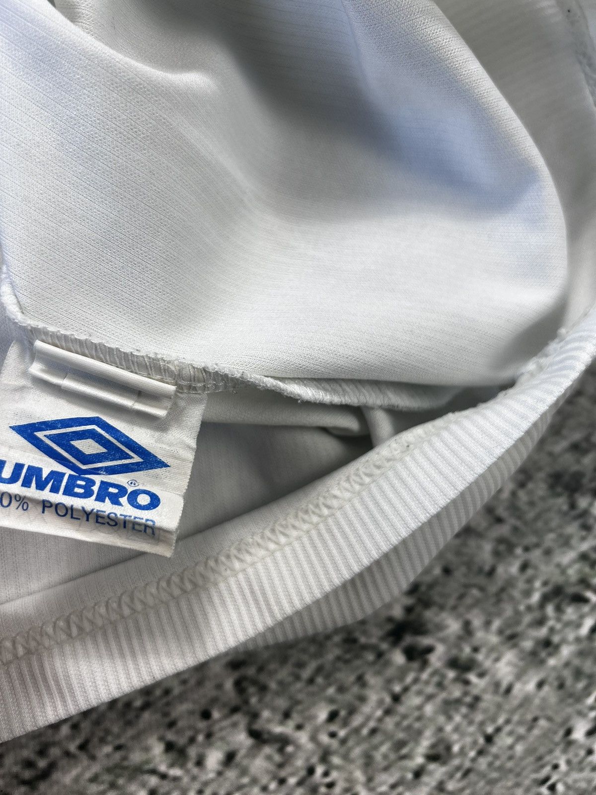 Chelsea Soccer Desailly Chelsea vintage Jersey white Umbro 1998 2000 Size US M / EU 48-50 / 2 - 8 Thumbnail