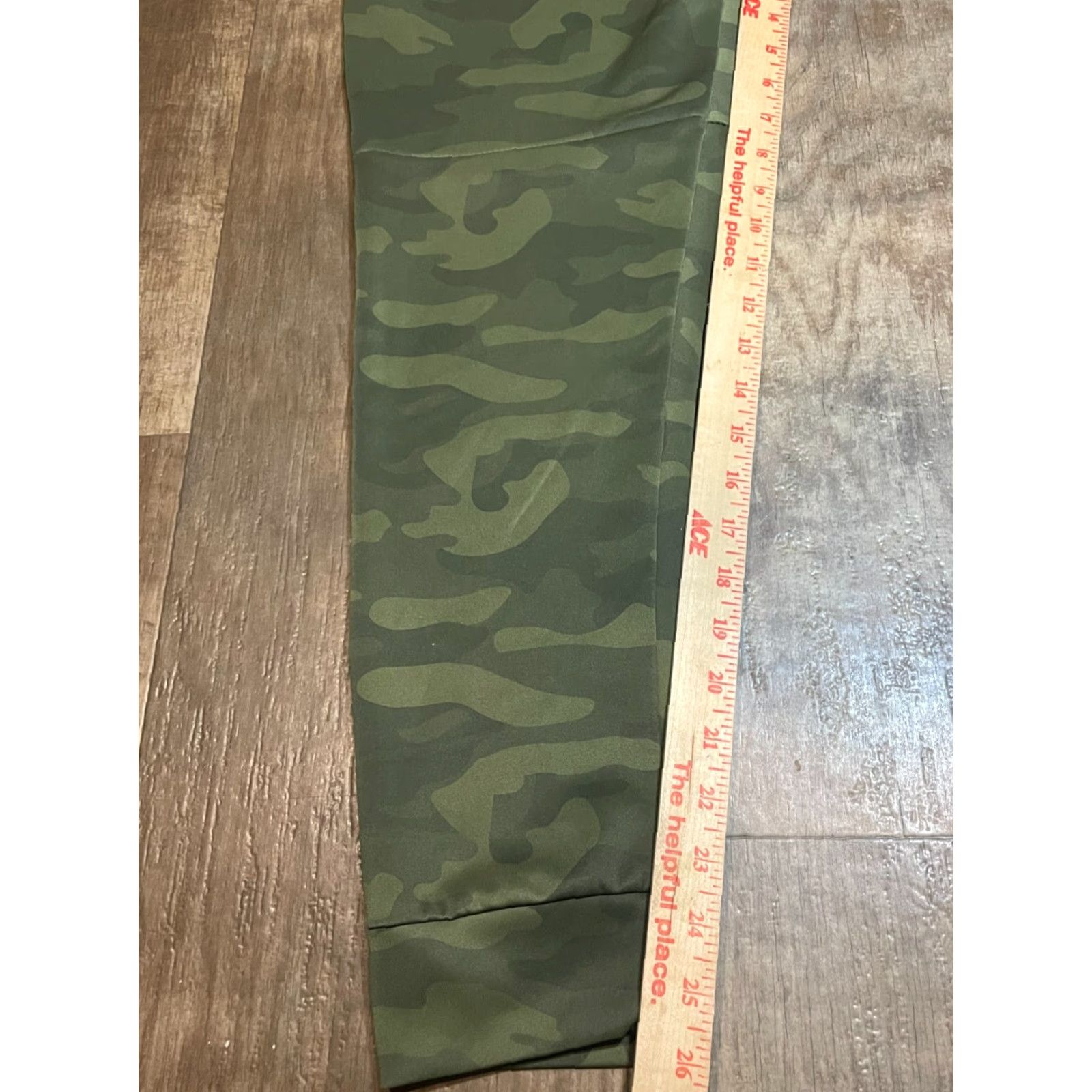 Aeropostale Aeropostale Pants Womens Small S Camouflage Camo Green A87 Stretch Cargo Straight Pants Capris? Size 28" / US 6 / IT 42 - 2 Thumbnail