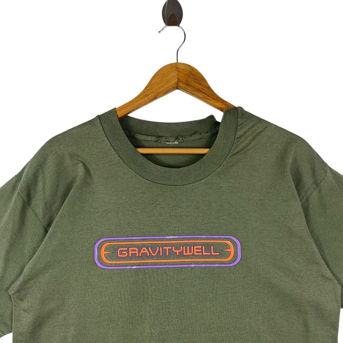 Vintage Vintage Distressed GRAVITY WELL spellout tee Size US M / EU 48-50 / 2 - 2 Thumbnail