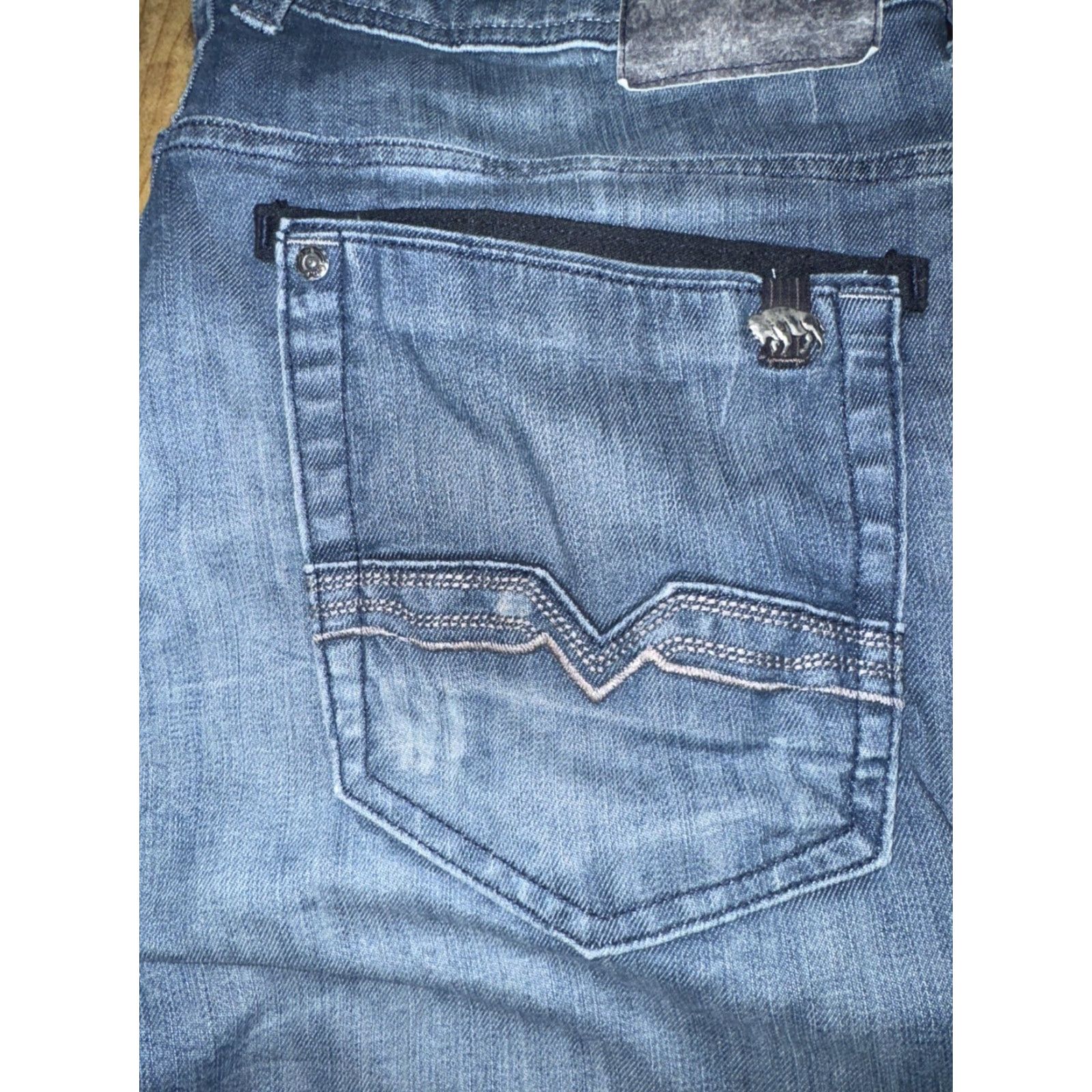 Buffalo David Bitton VINTAGE Buffalo David Bitton Men’s Jeans 38x33 Honeycomb Fade Distressed Blue Jeans Mens Straight Regular 38 33 Distressed Size US 38 / EU 54 - 4 Thumbnail