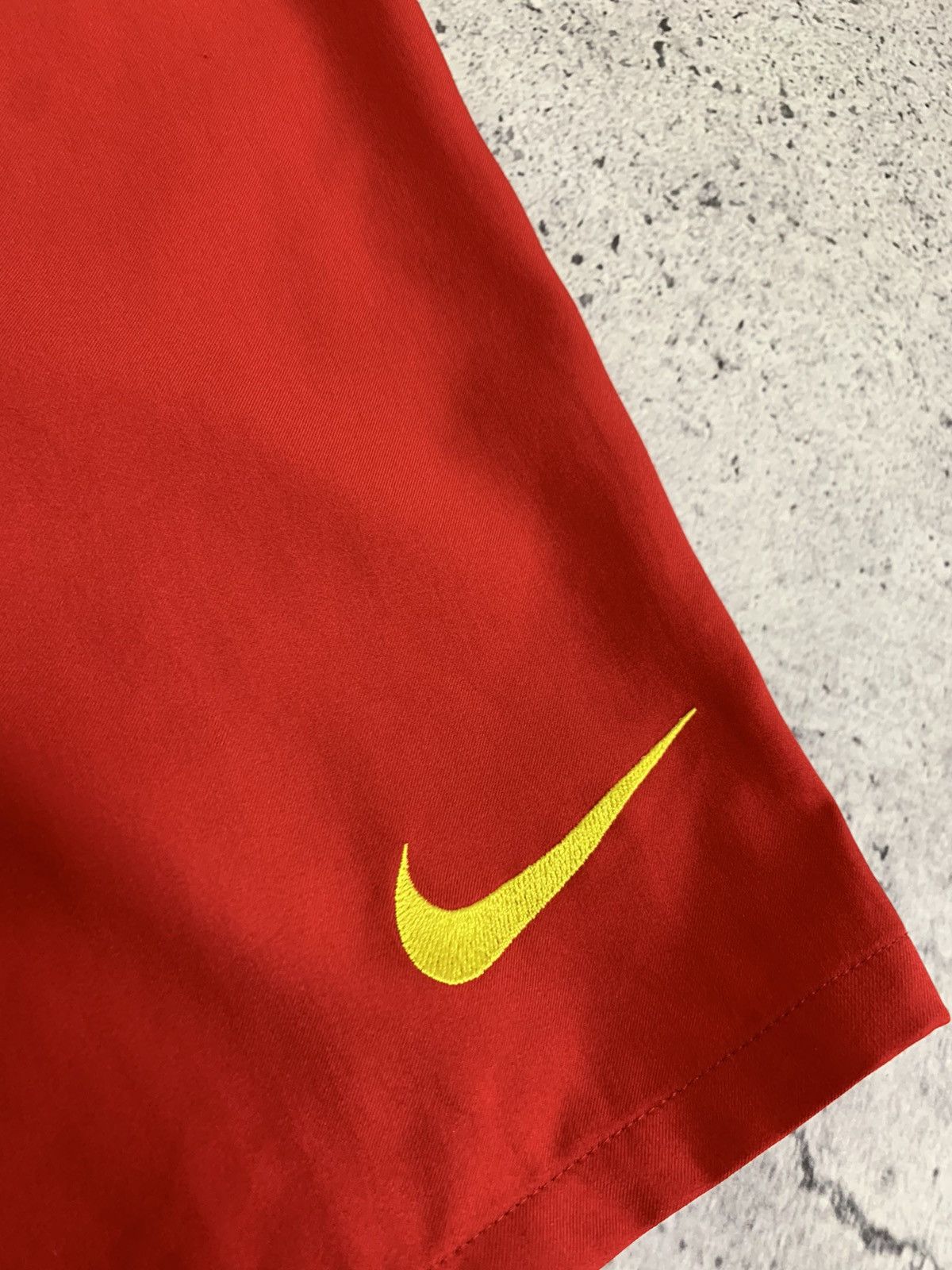 Nike Nike FC Barcelona Vintage Soccer Shorts Size US 34 / EU 50 - 5 Thumbnail