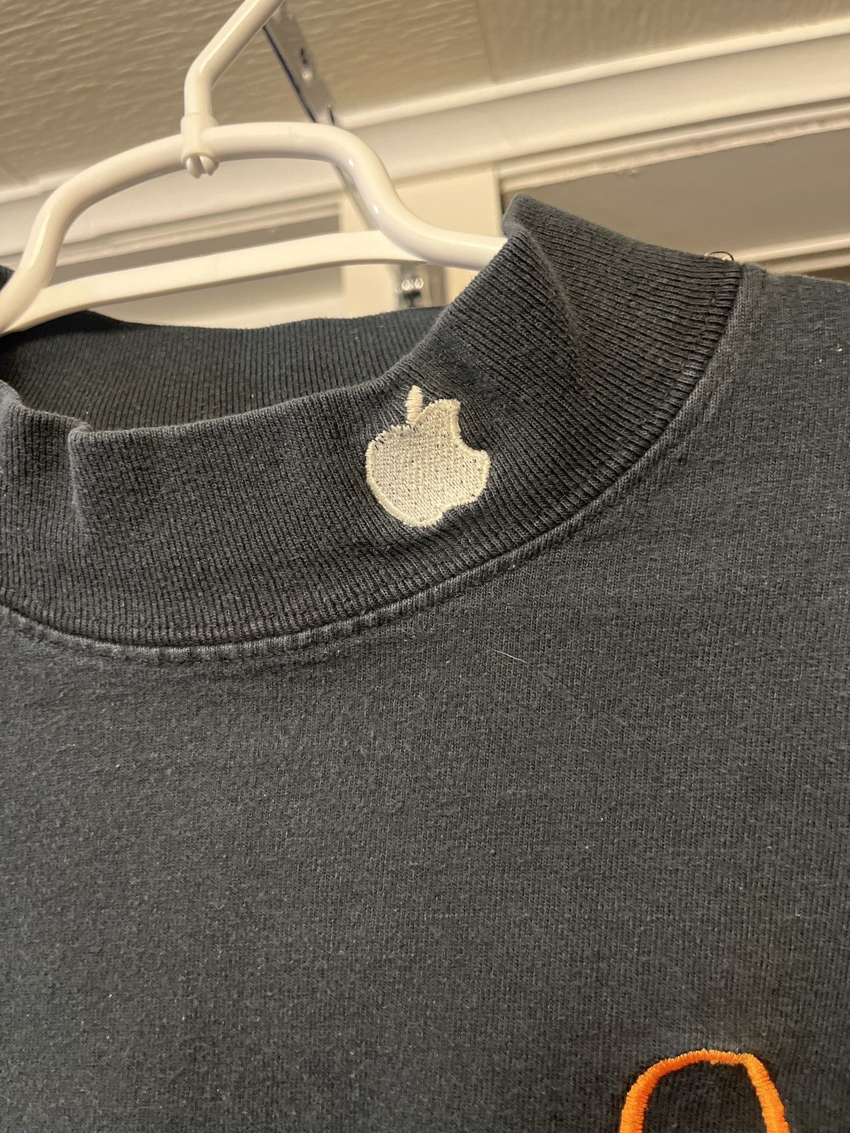 Apple Vintage Apple Long Sleeve T Shirt Size US XL / EU 56 / 4 - 2 Thumbnail