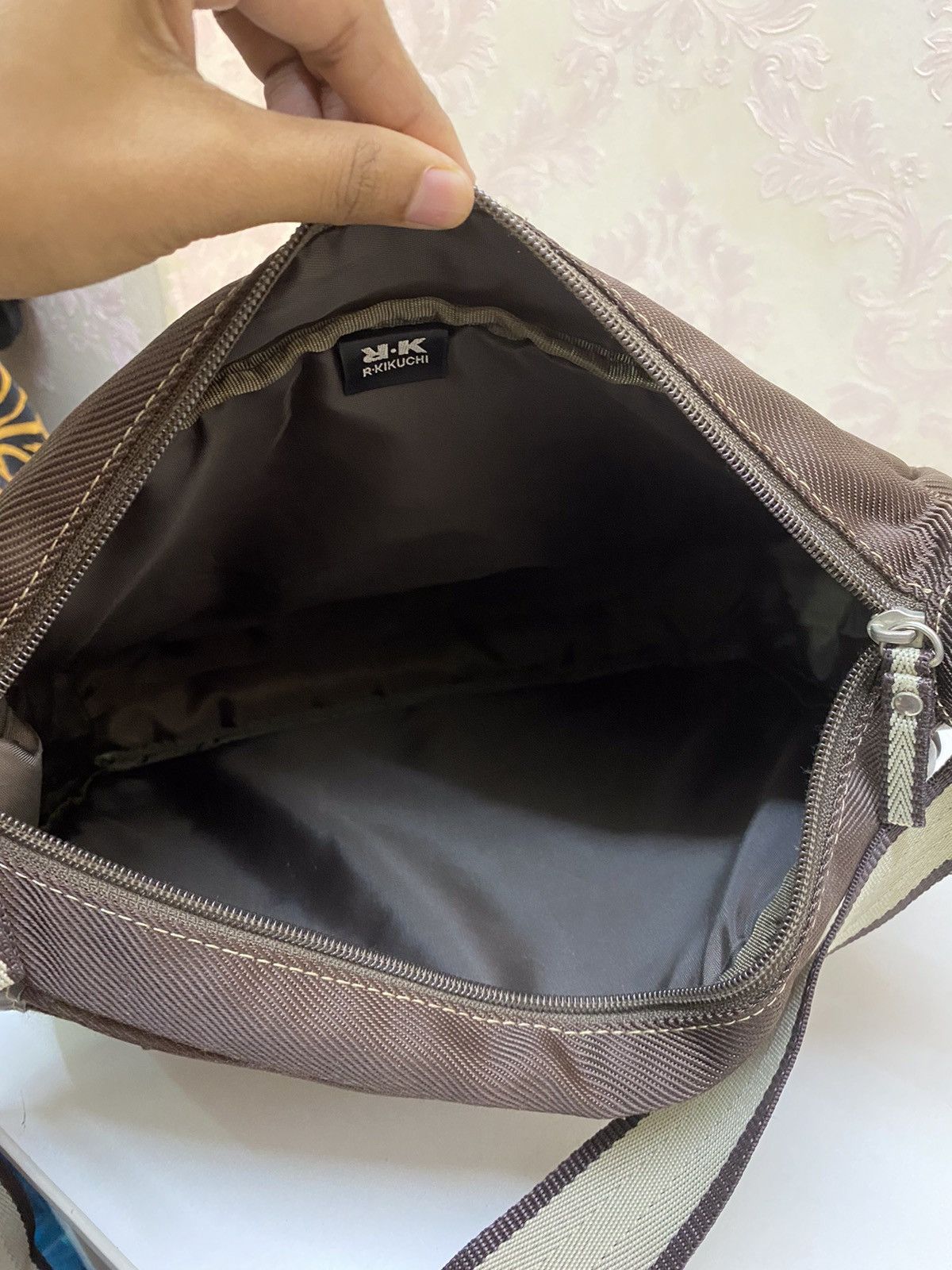 Japanese Brand R. Kikuchi Multipocket Crossbody Bag Size ONE SIZE - 8 Thumbnail