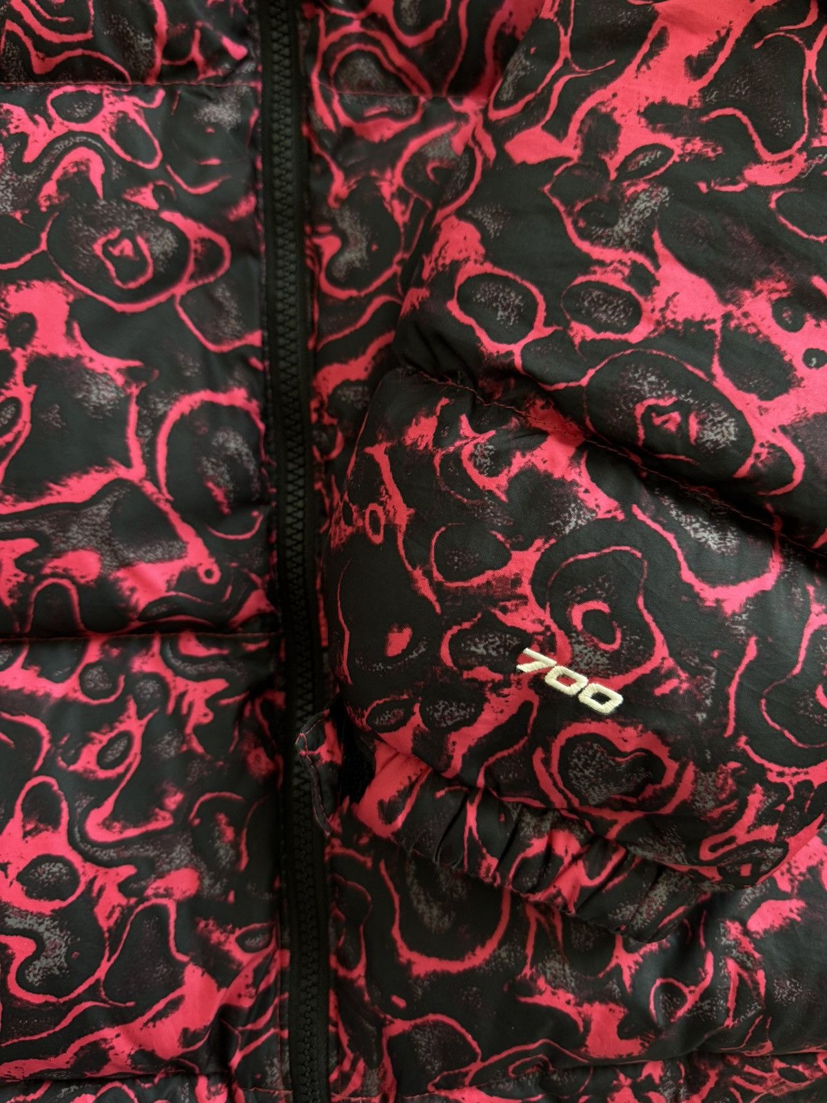 The North Face The North Face Red Rose 1996 Retro Nuptse Size US L / EU 52-54 / 3 - 5 Thumbnail
