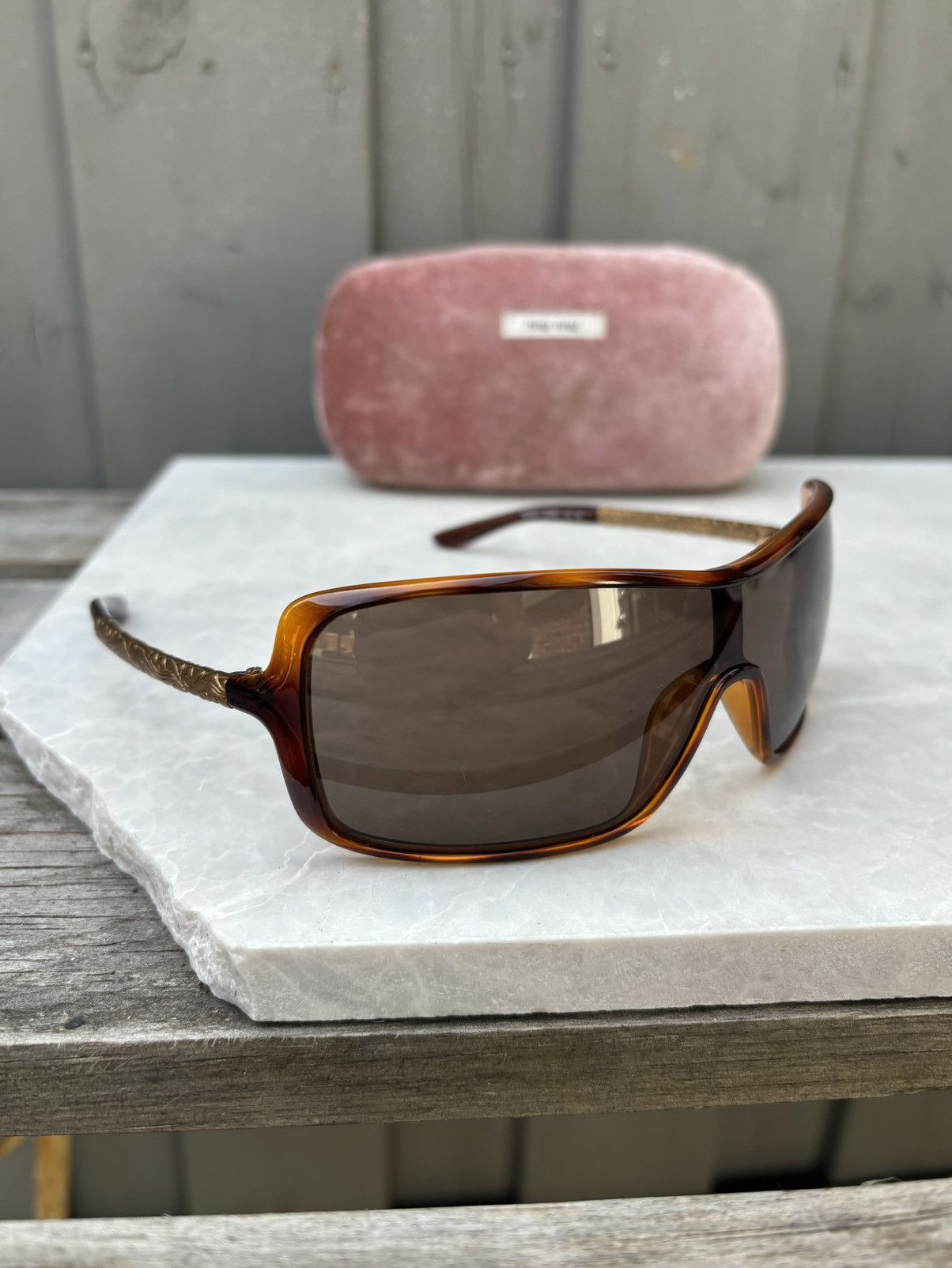 Miu Miu × Prada 2000s Miu Miu Sunglasses Y2K Shield Gold SMU 10H Visor Overs Size ONE SIZE - 16 Thumbnail
