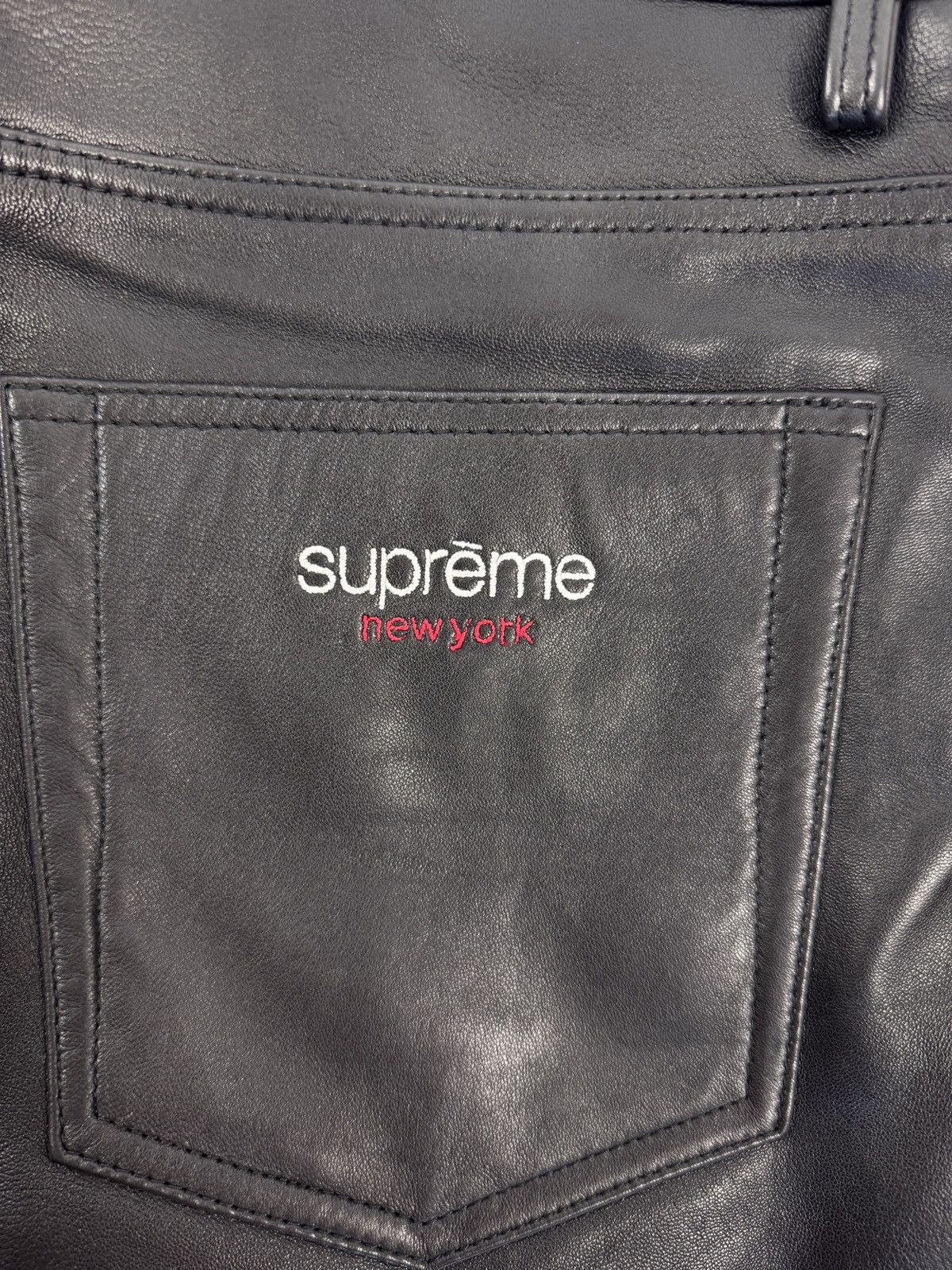 Supreme BAGGY LEATHER SHORTS Size US 32 / EU 48 - 3 Thumbnail