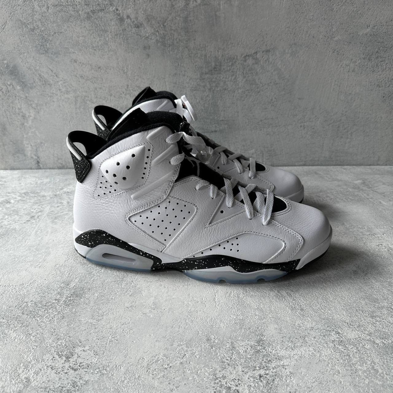 Jordan Brand Air Jordan 6 Retro White Black CT8529-112 BrandNew/Deadstock Size US 11 / EU 44 - 2 Thumbnail
