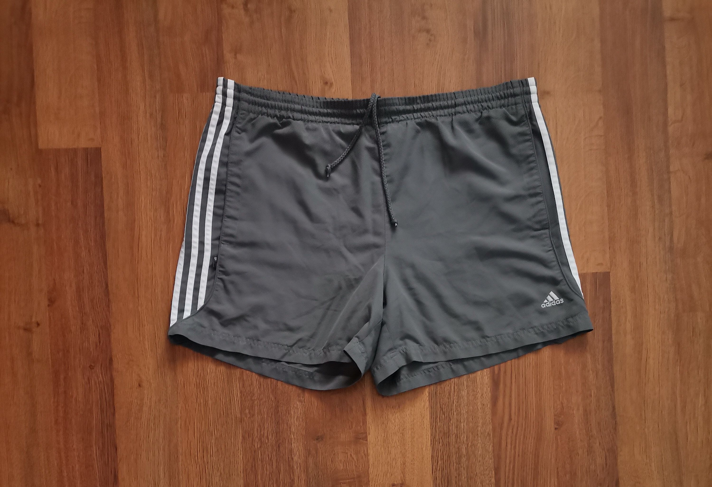 Adidas Vintage Adidas Shorts Size US 34 / EU 50 - 1 Thumbnail