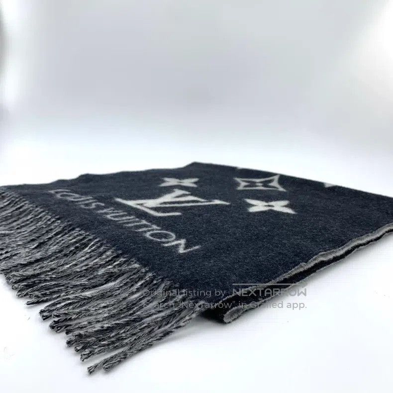 Louis Vuitton Louis Vuitton Black logo aged cashmere fringe scarf Size ONE SIZE - 2 Thumbnail