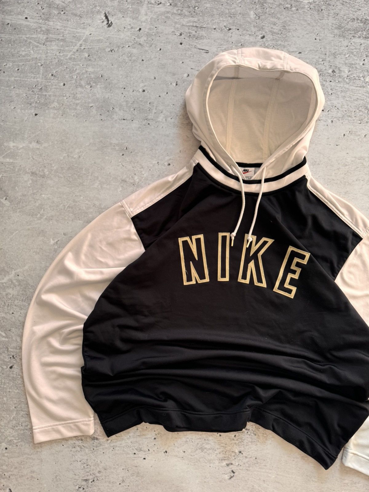Nike × Vintage NIKE VINTAGE CENTER LOGO OVERSIZE BOXY HOODIE Size US L / EU 52-54 / 3 - 2 Thumbnail